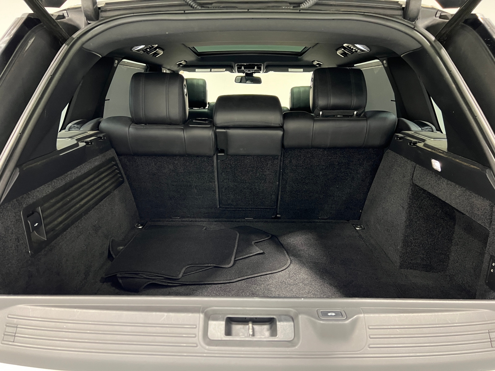 Thumbnail: 2016 Land Rover Range Rover - 7