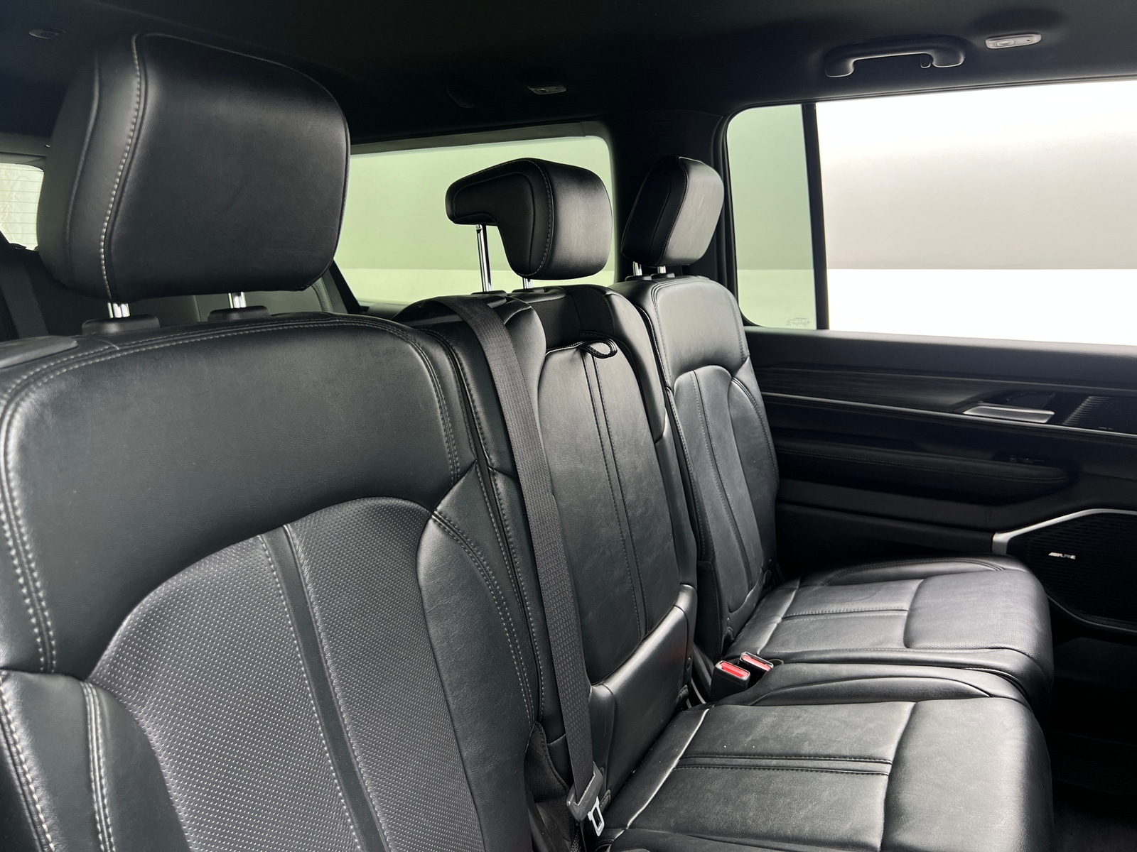 Thumbnail: 2024 Jeep Wagoneer - 5
