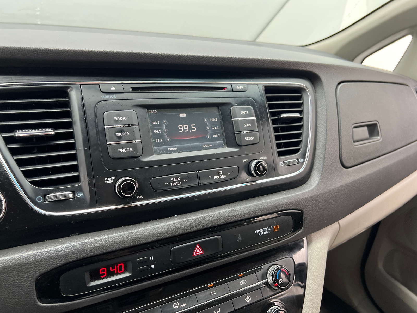 Thumbnail: 2016 Kia Sedona - 3