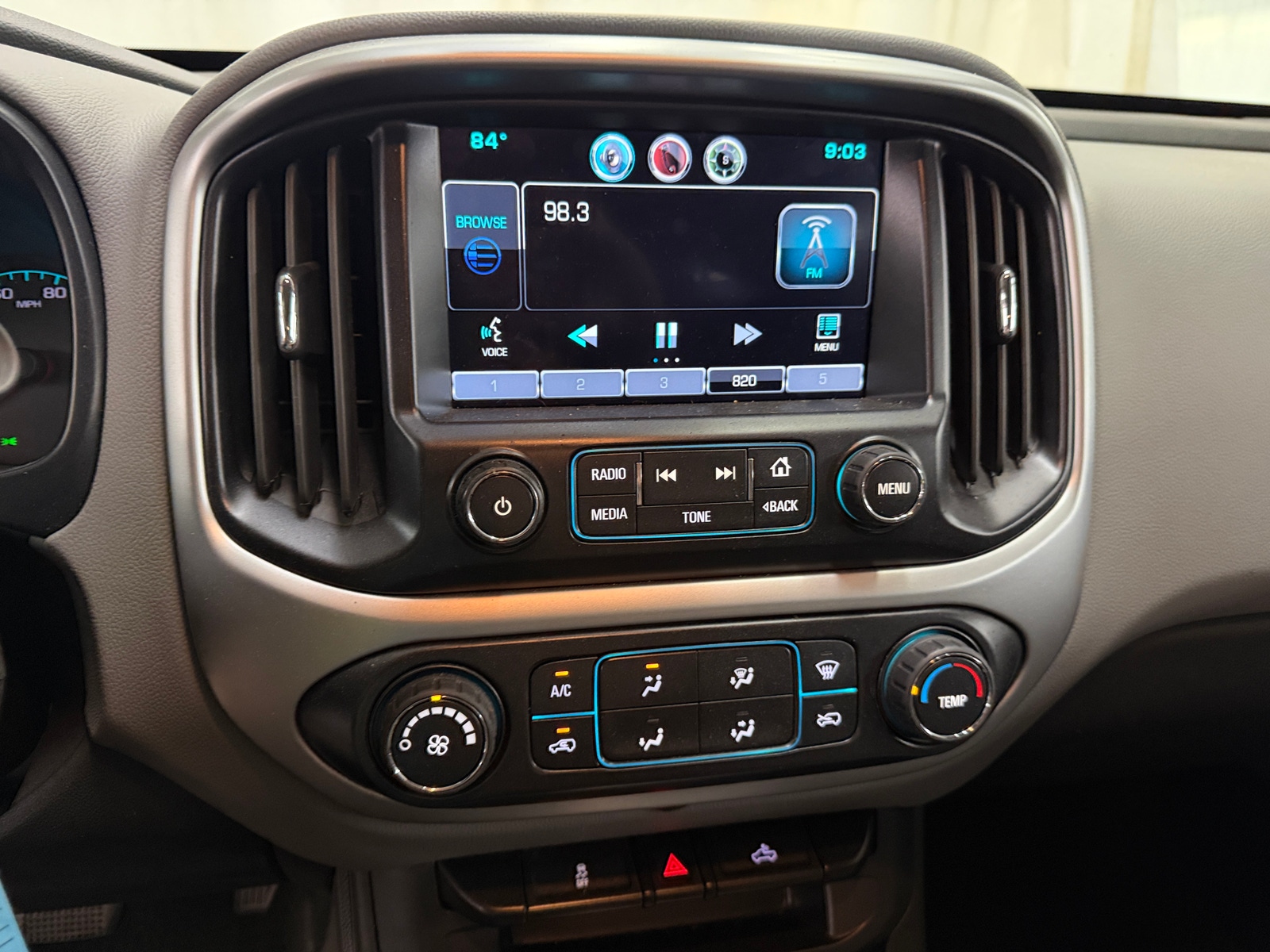 Thumbnail: 2015 Chevrolet Colorado - 4