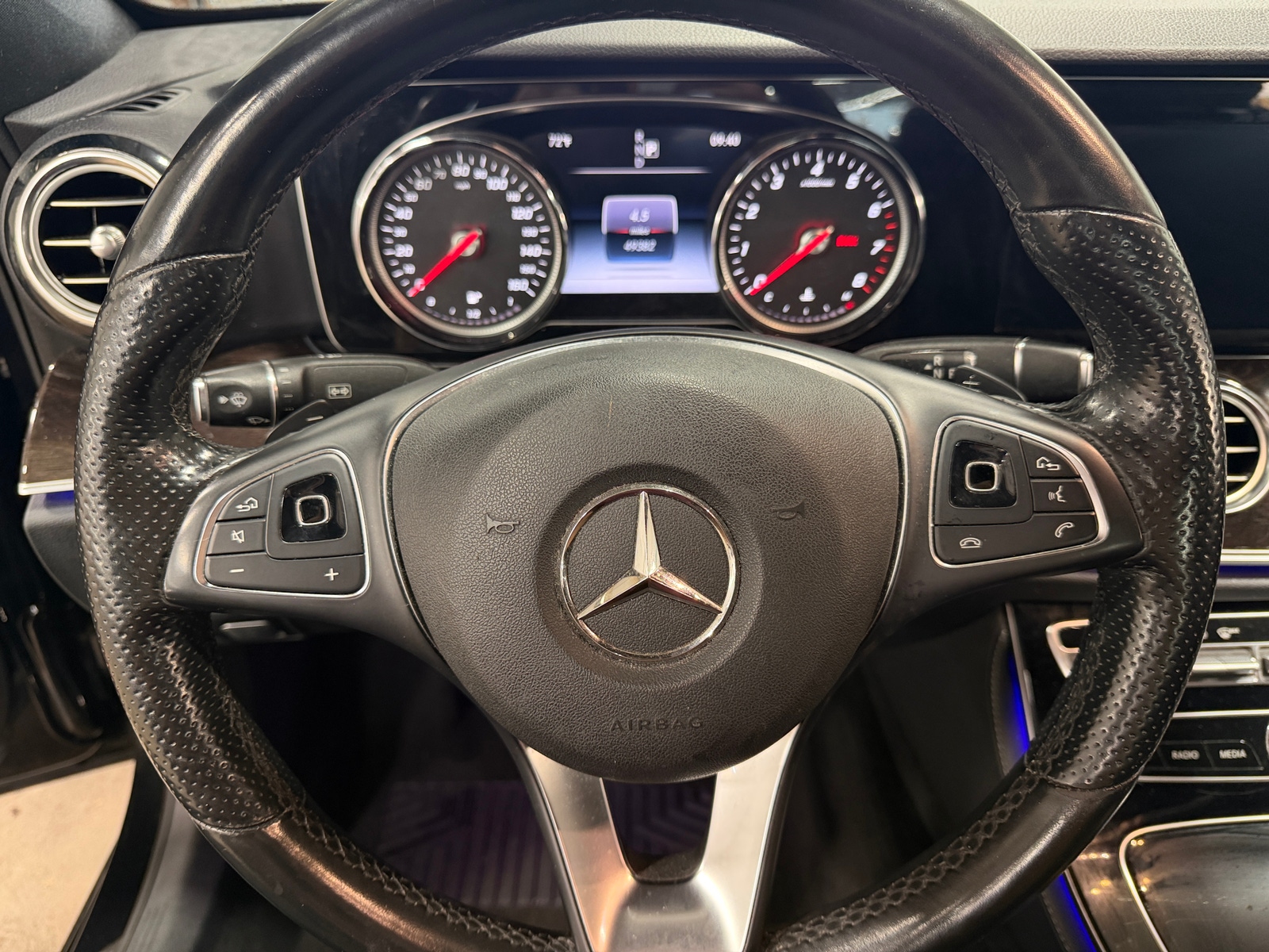 Thumbnail: 2017 Mercedes-Benz E-Class - 4