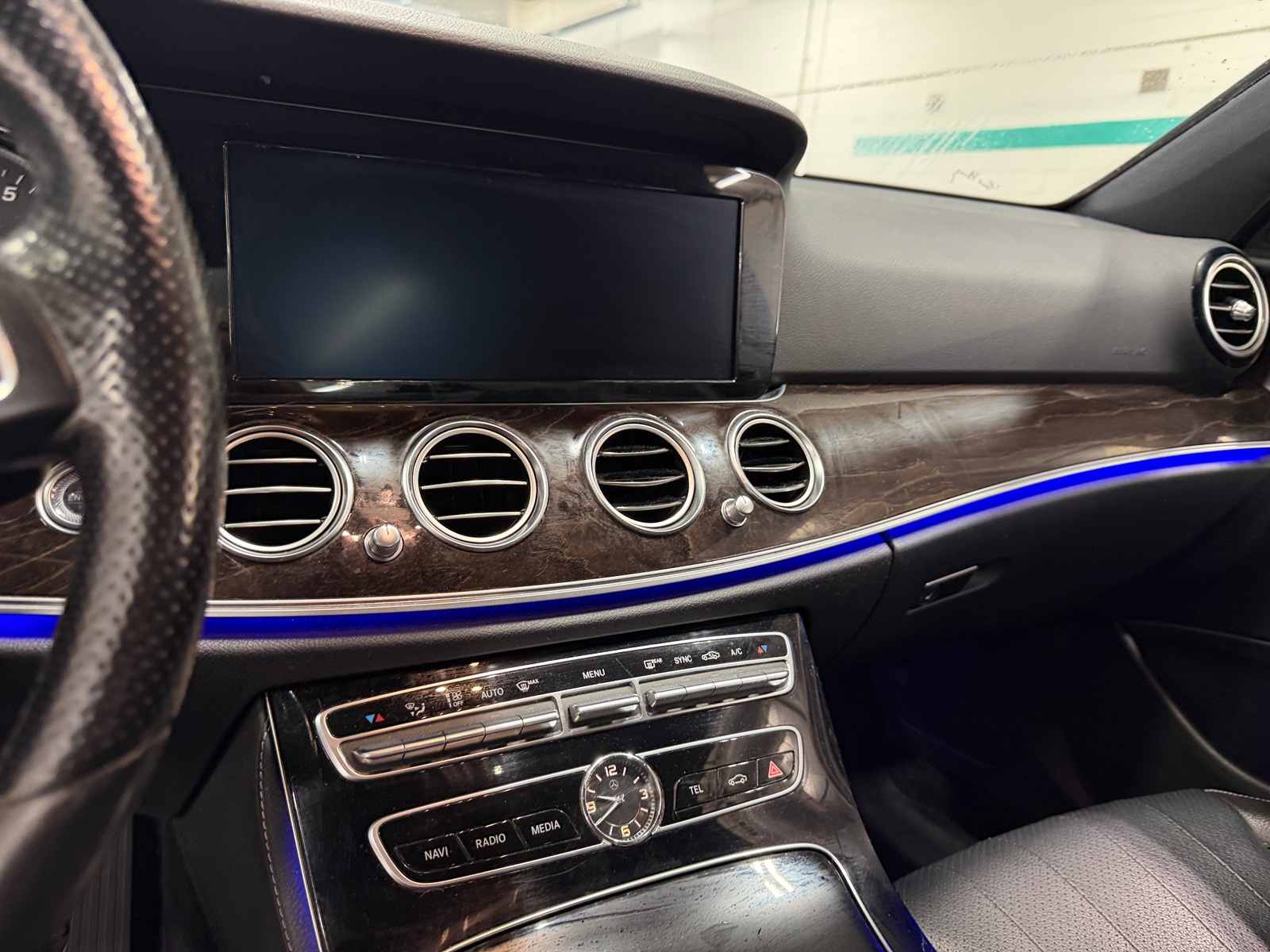 Thumbnail: 2017 Mercedes-Benz E-Class - 3