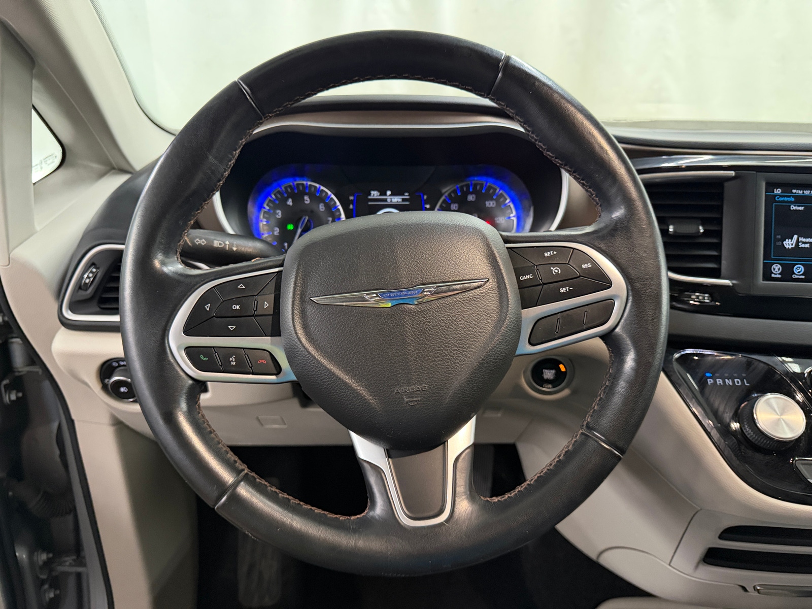 Thumbnail: 2018 Chrysler Pacifica - 4