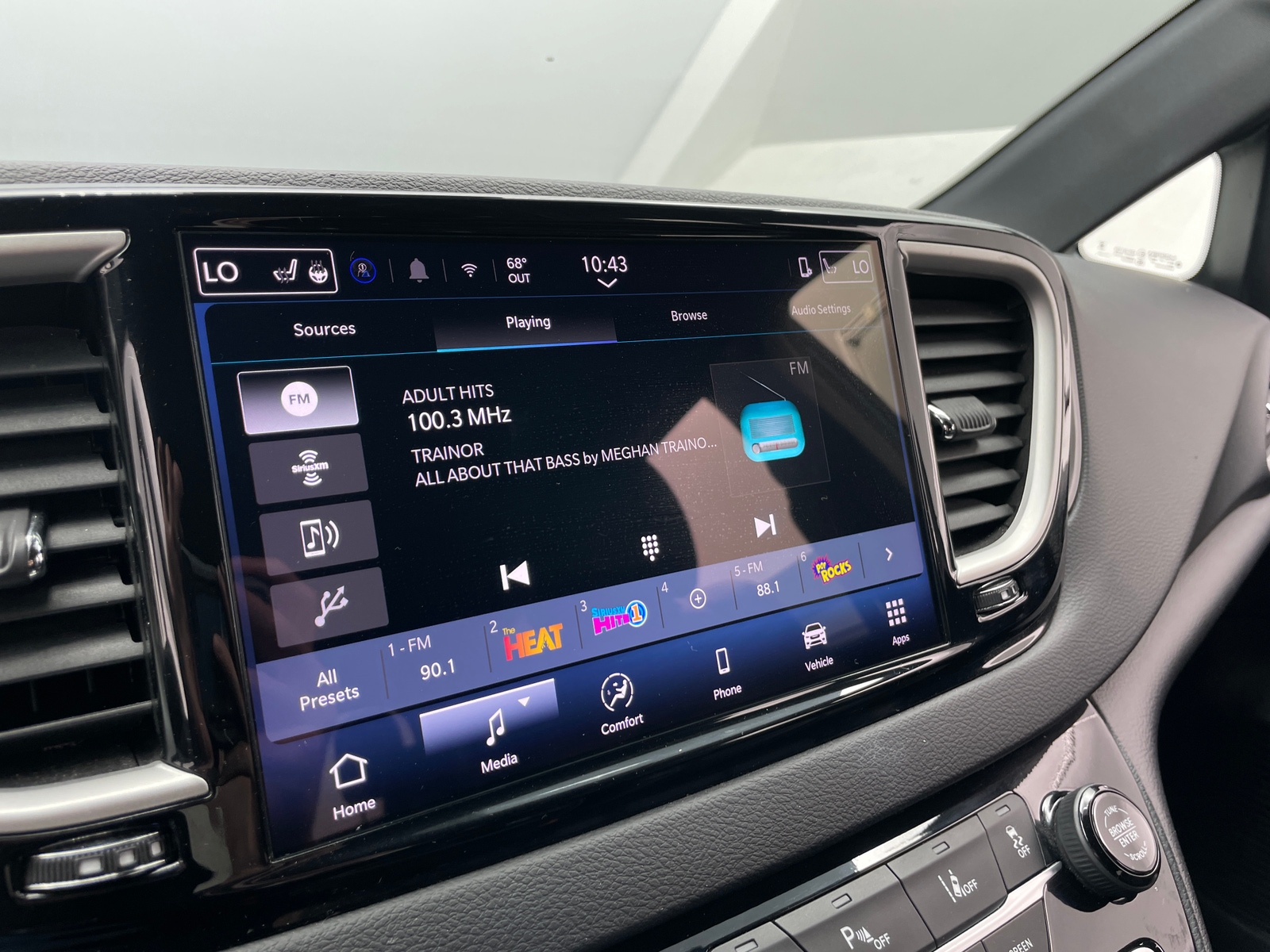 Thumbnail: 2025 Chrysler Pacifica - 3