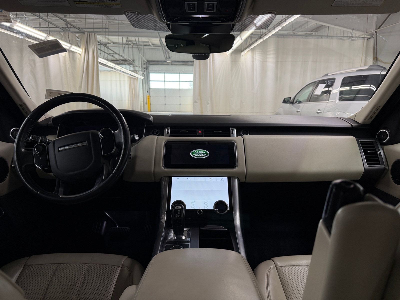 Thumbnail: 2020 Land Rover Range Rover Sport - 3