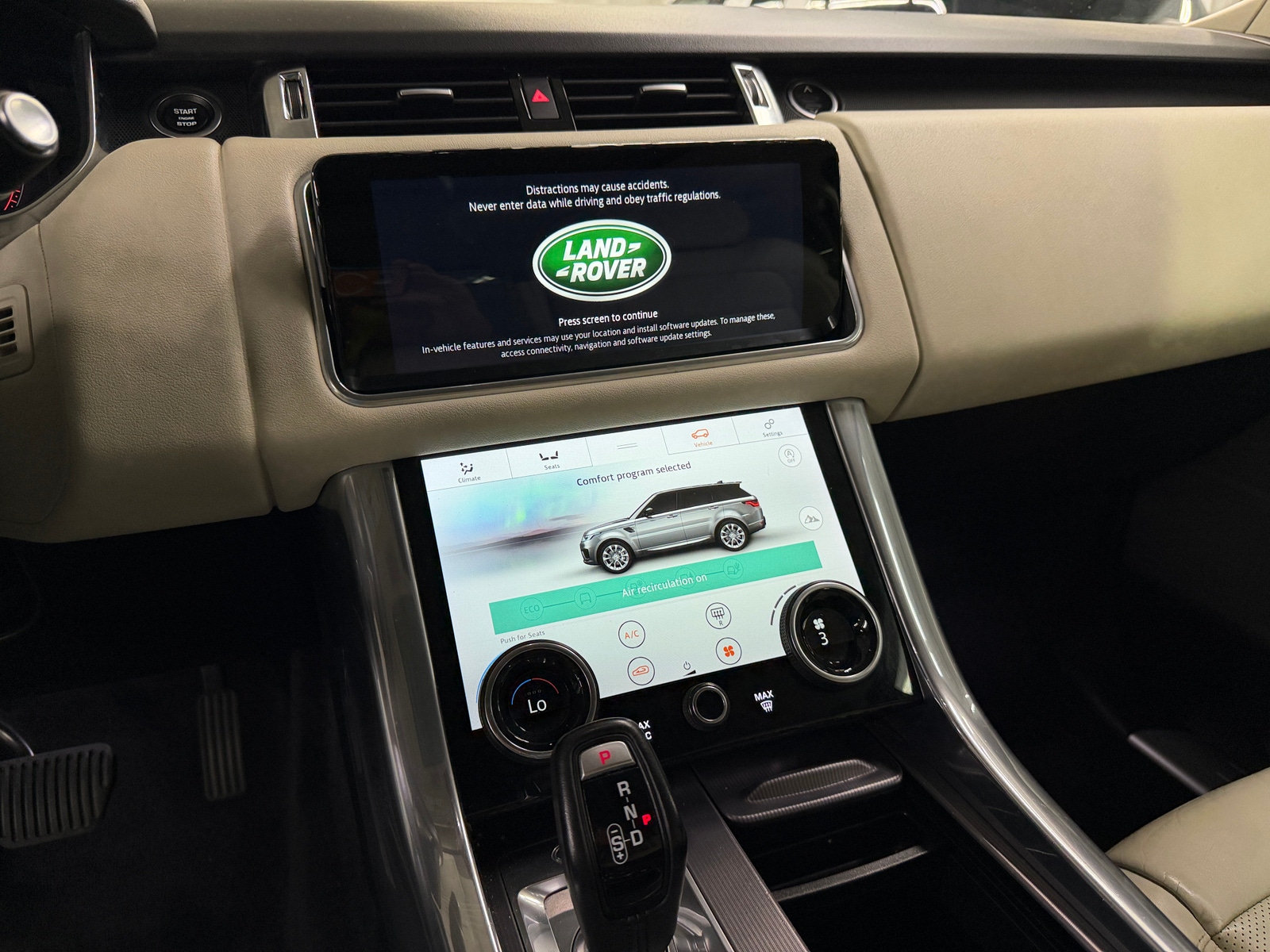 Thumbnail: 2020 Land Rover Range Rover Sport - 4