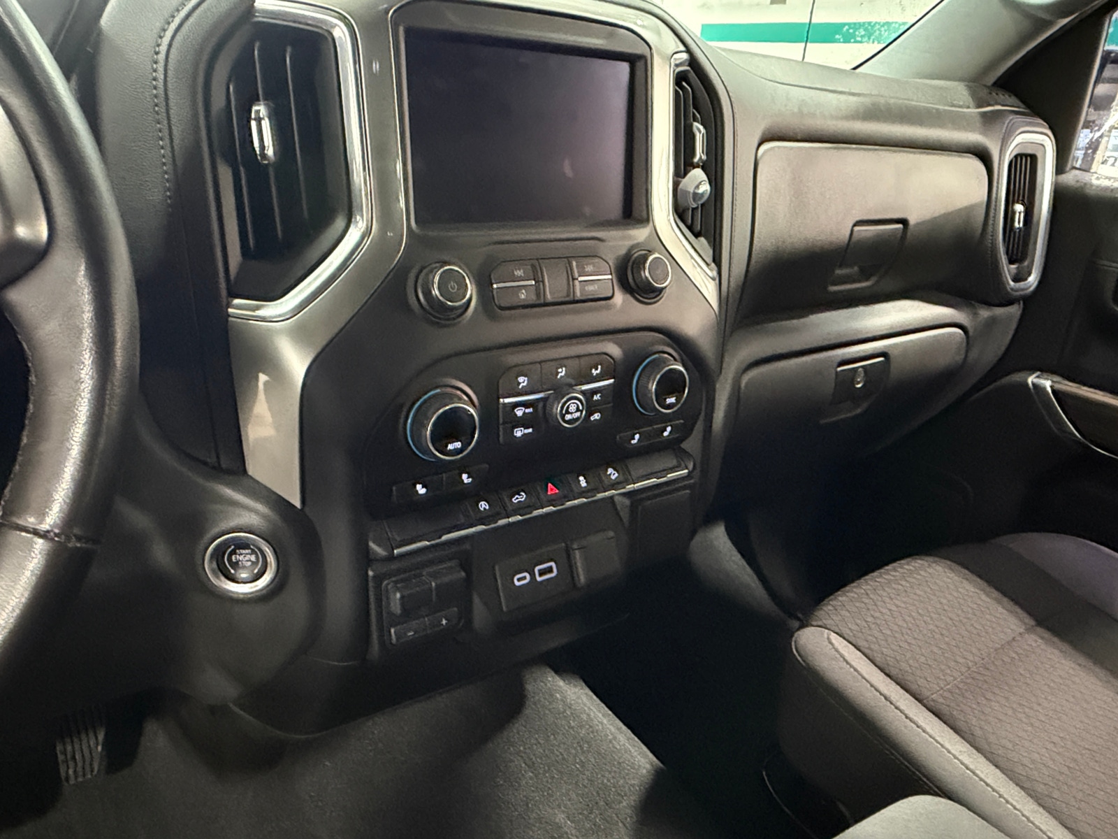 Thumbnail: 2021 Chevrolet Silverado 1500 - 4