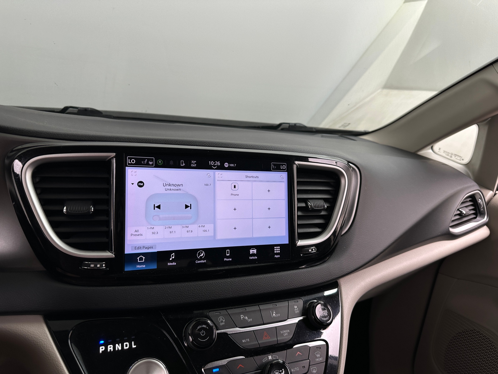 Thumbnail: 2024 Chrysler Pacifica - 3