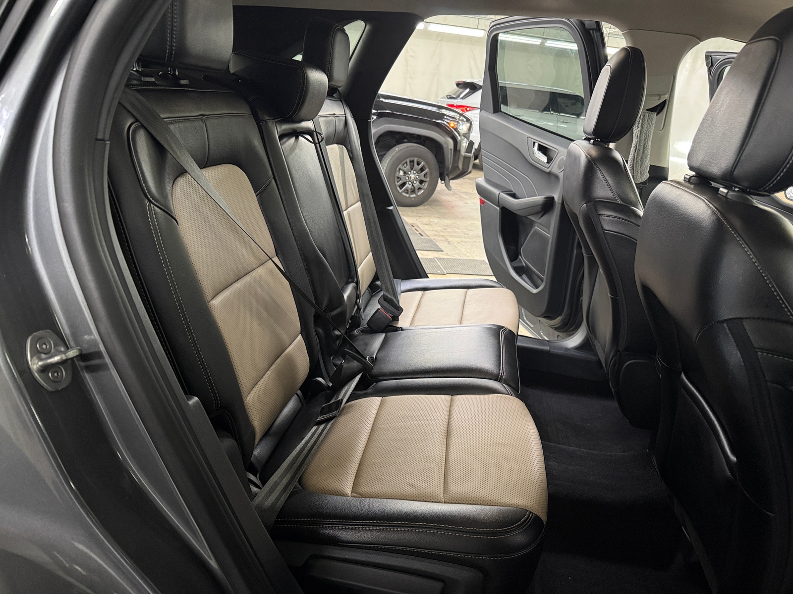 Thumbnail: 2022 Ford Escape - 6