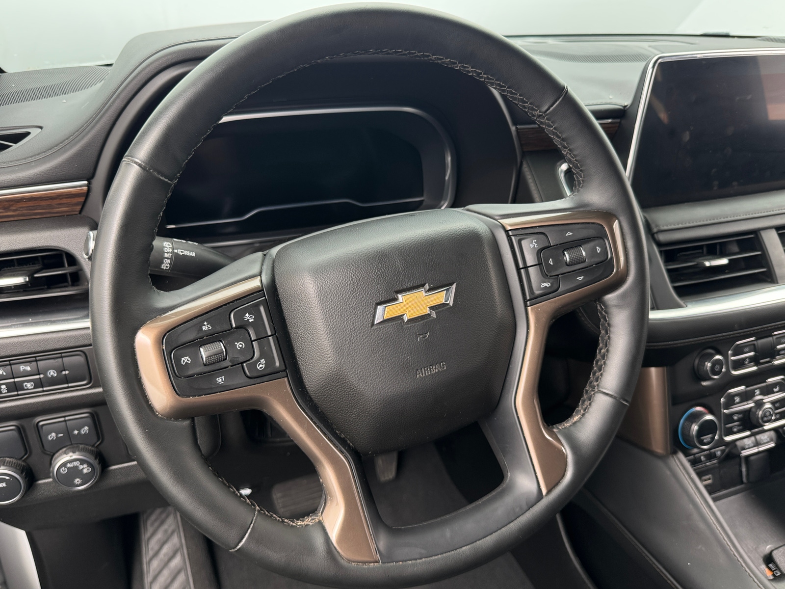 Thumbnail: 2023 Chevrolet Tahoe - 4