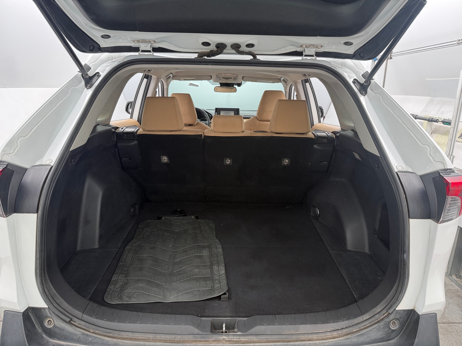 Thumbnail: 2019 Toyota RAV4 - 7