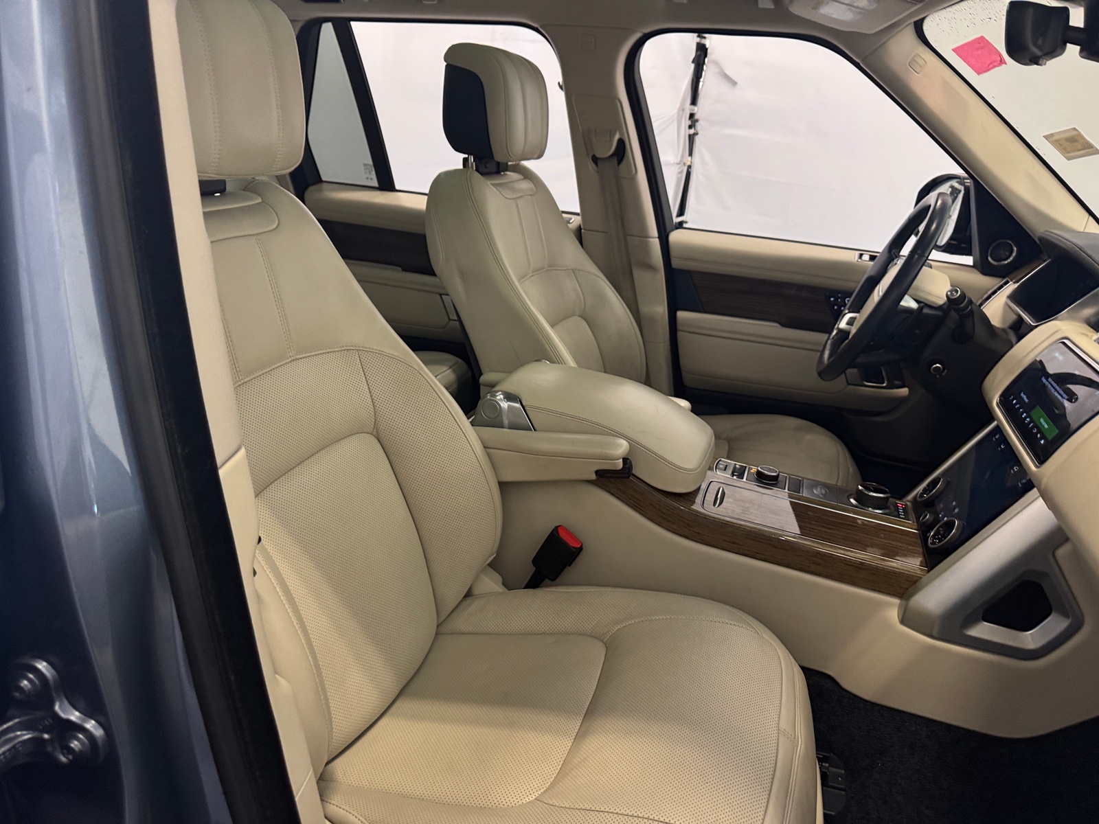 Thumbnail: 2019 Land Rover Range Rover - 2