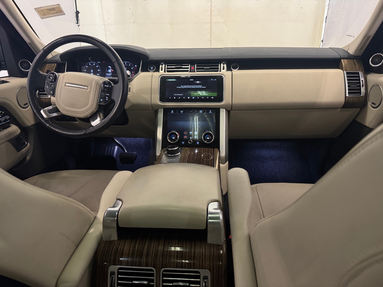 Thumbnail: 2019 Land Rover Range Rover - 3