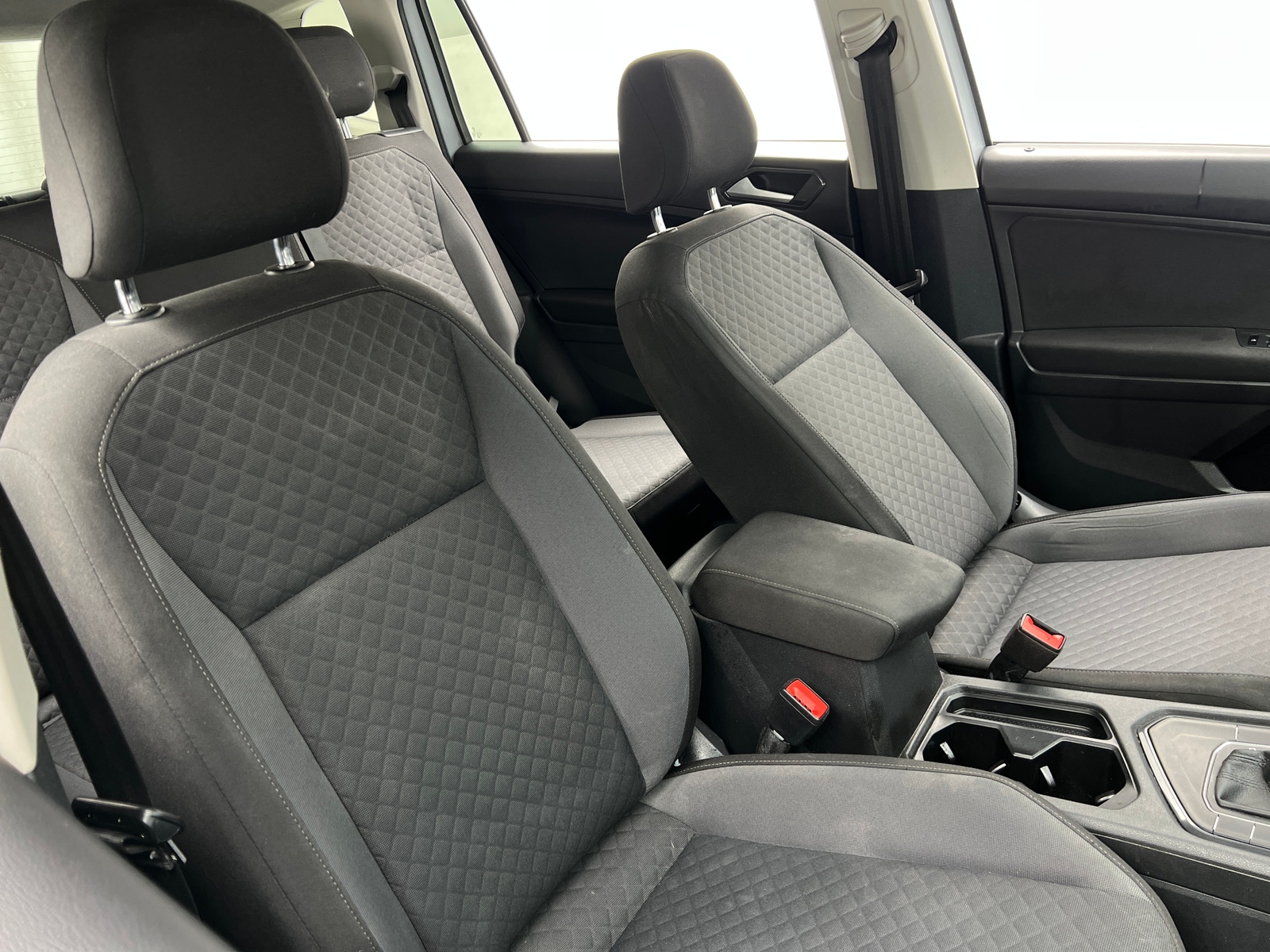 Thumbnail: 2018 Volkswagen Tiguan - 2