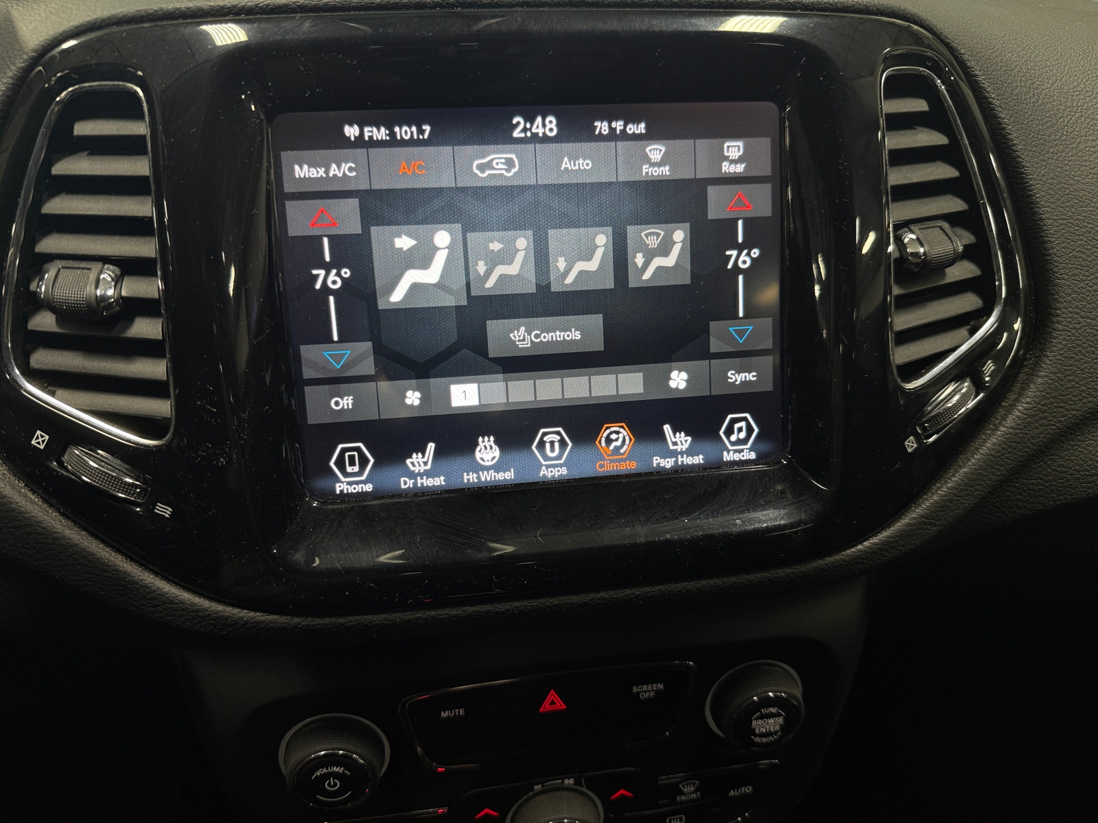Thumbnail: 2019 Jeep Compass - 3