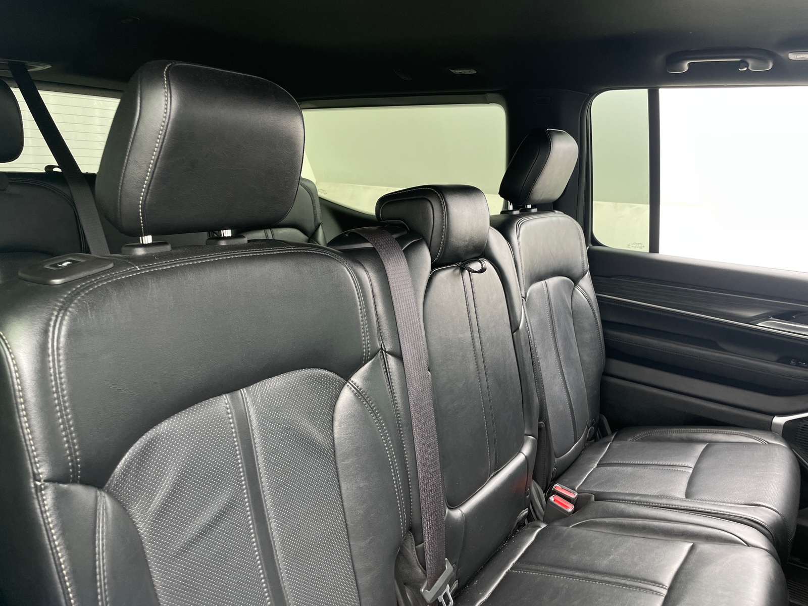 Thumbnail: 2024 Jeep Wagoneer - 5