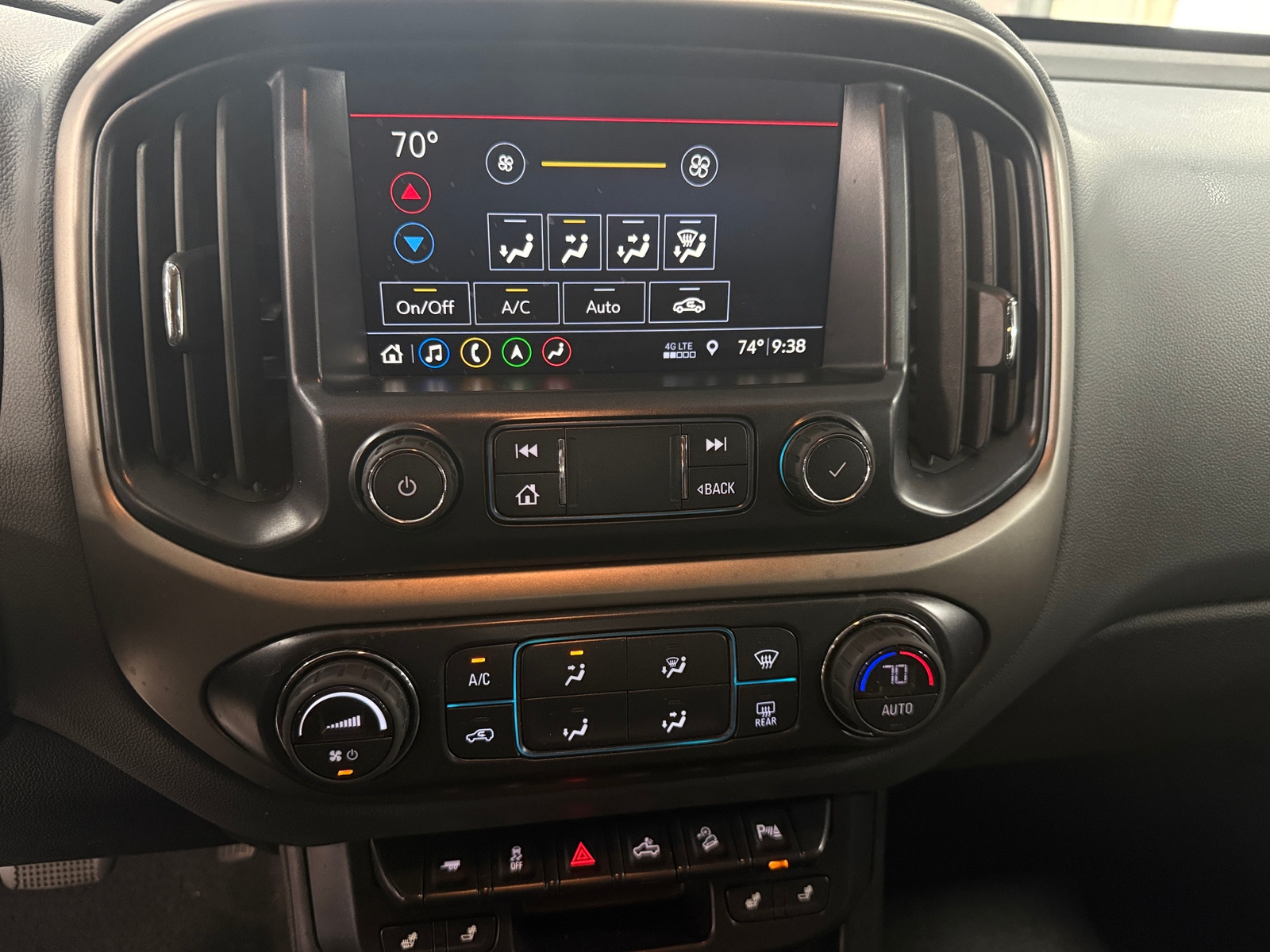 Thumbnail: 2021 Chevrolet Colorado - 3