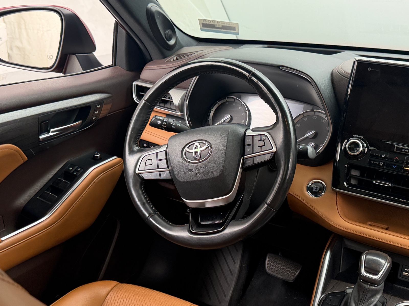 Thumbnail: 2022 Toyota Highlander - 4