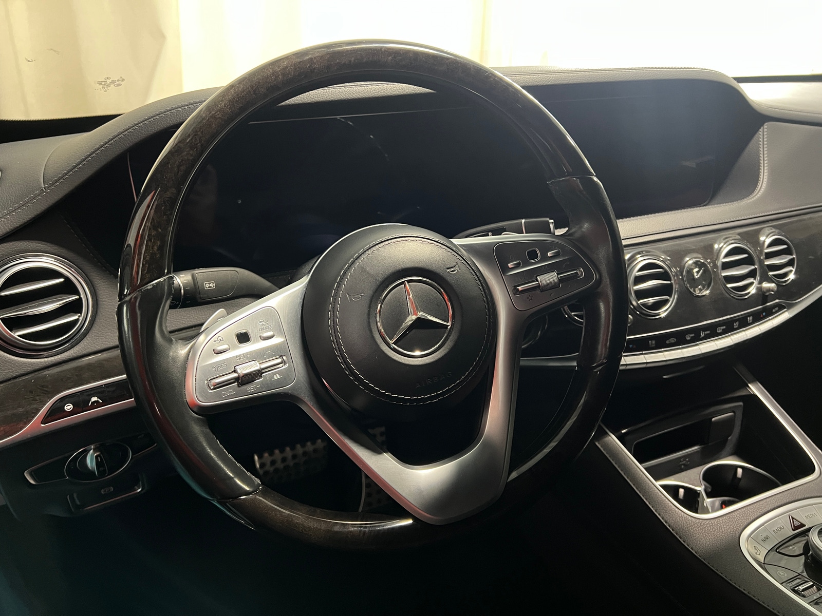 Thumbnail: 2020 Mercedes-Benz S-Class - 4
