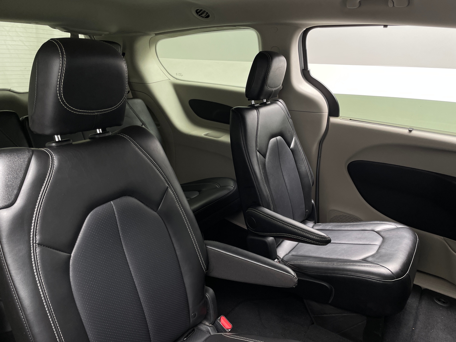 Thumbnail: 2024 Chrysler Pacifica - 5