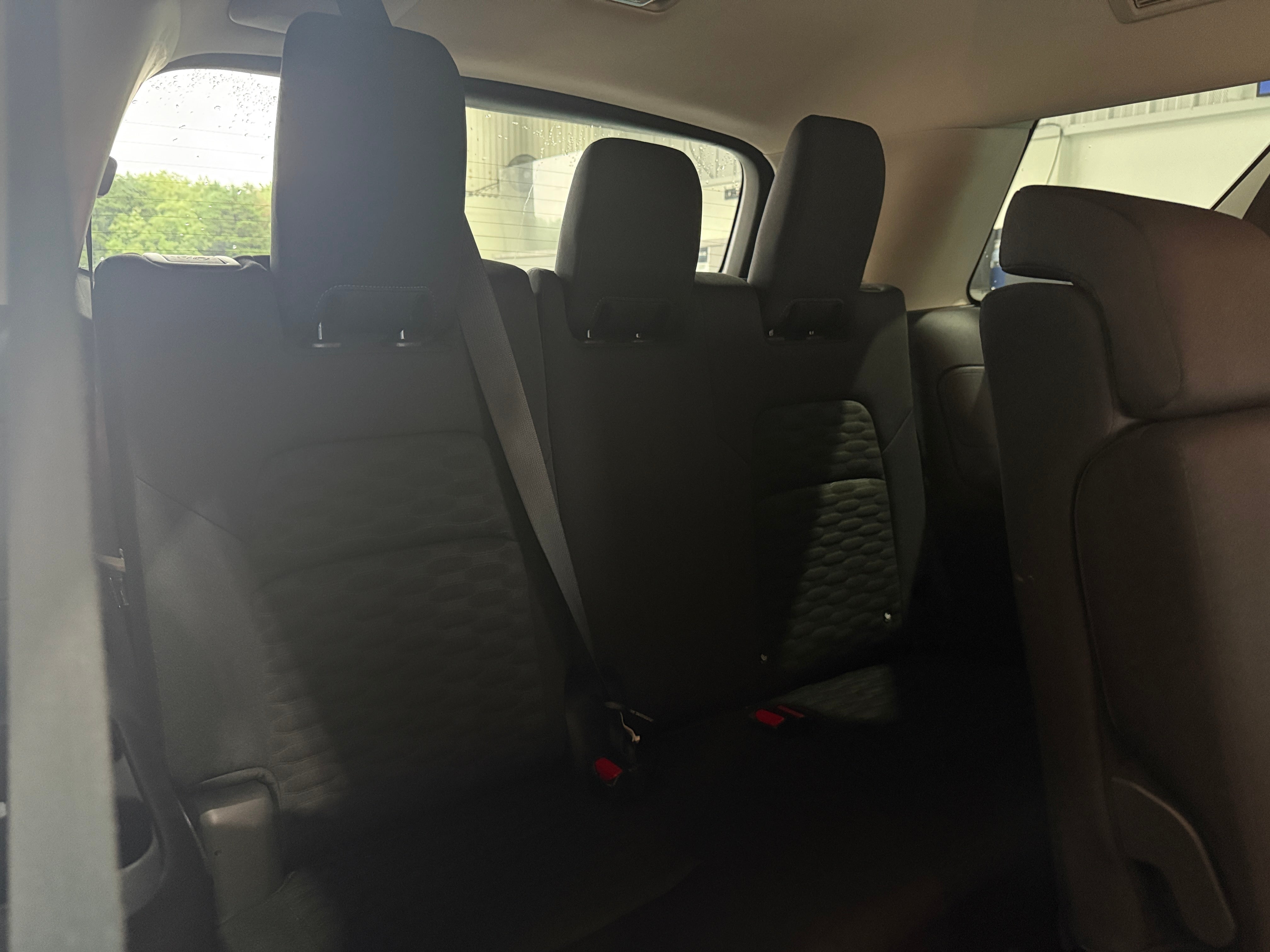 2025 Nissan Pathfinder SV - Photo 6