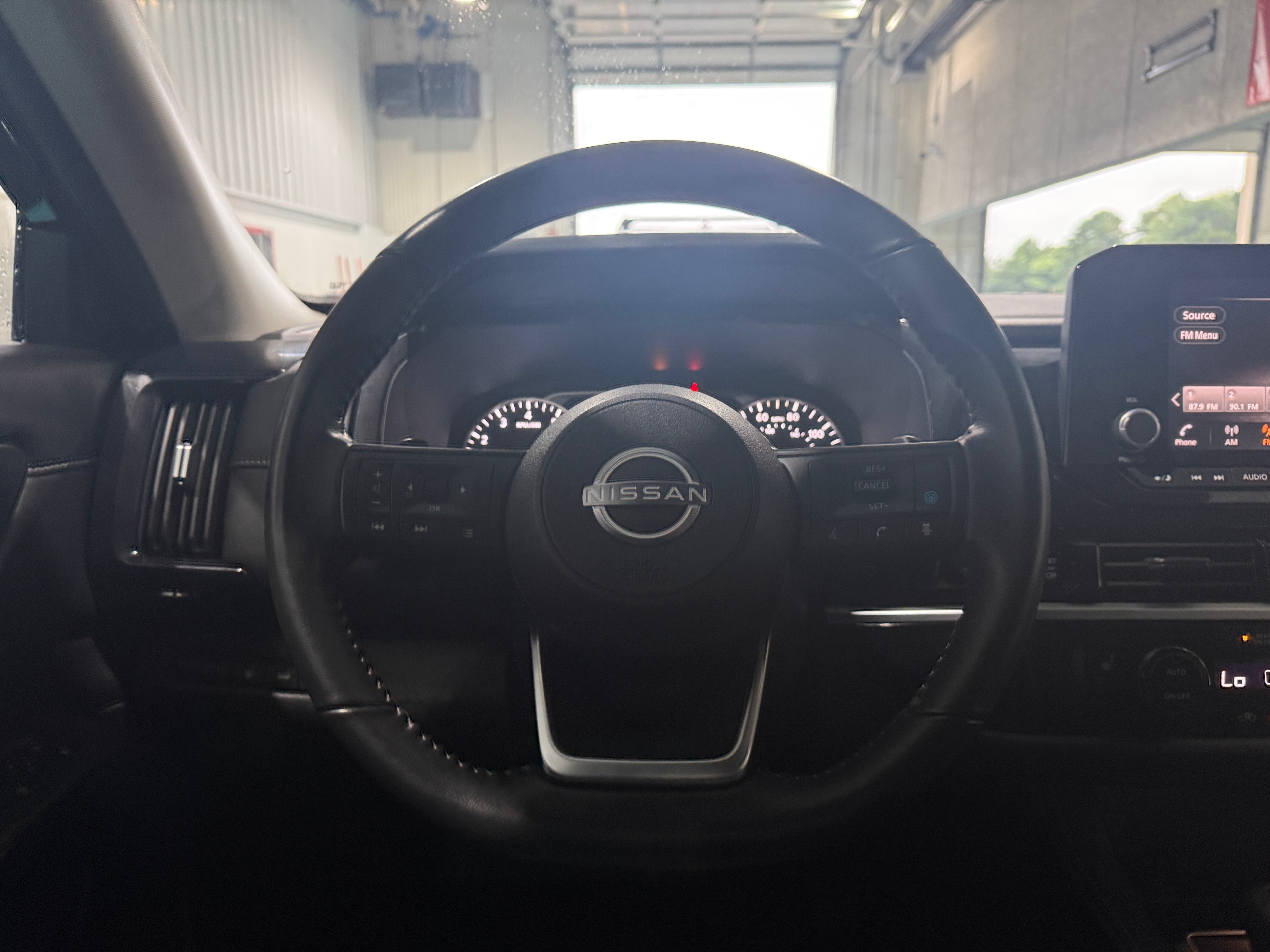 2025 Nissan Pathfinder SV - Photo 10