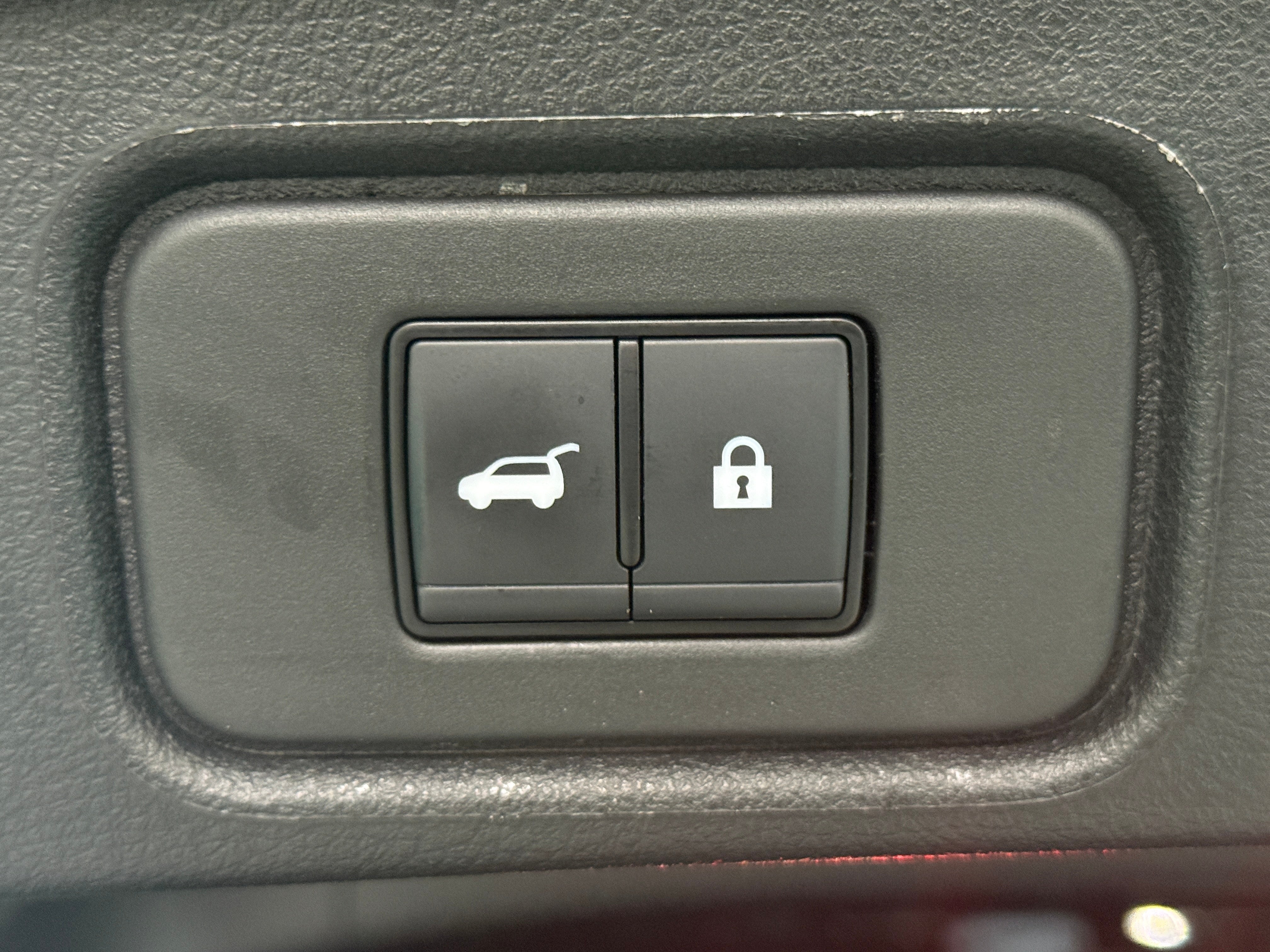2025 Nissan Pathfinder SV - Photo 3