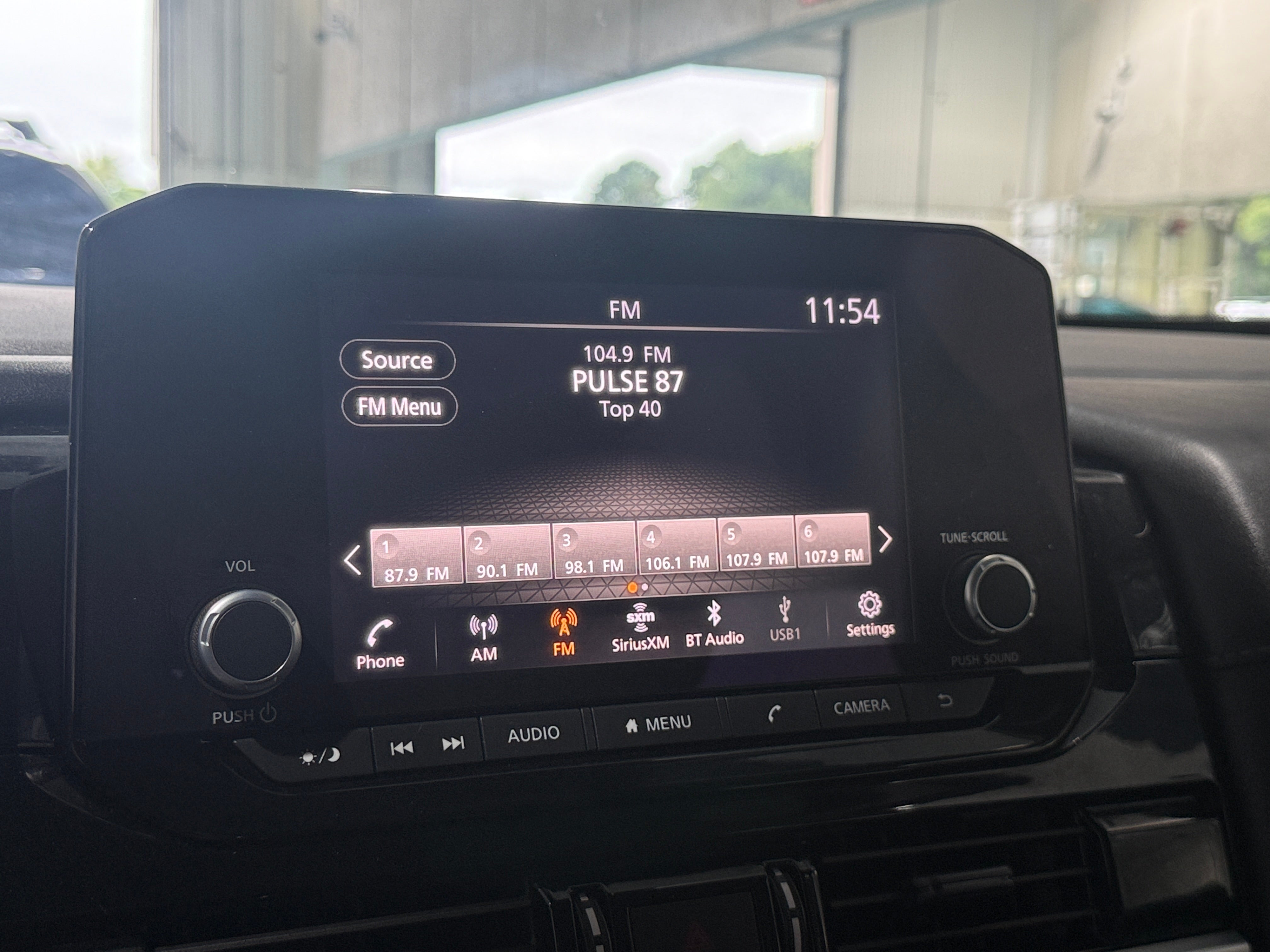 2025 Nissan Pathfinder SV - Photo 19