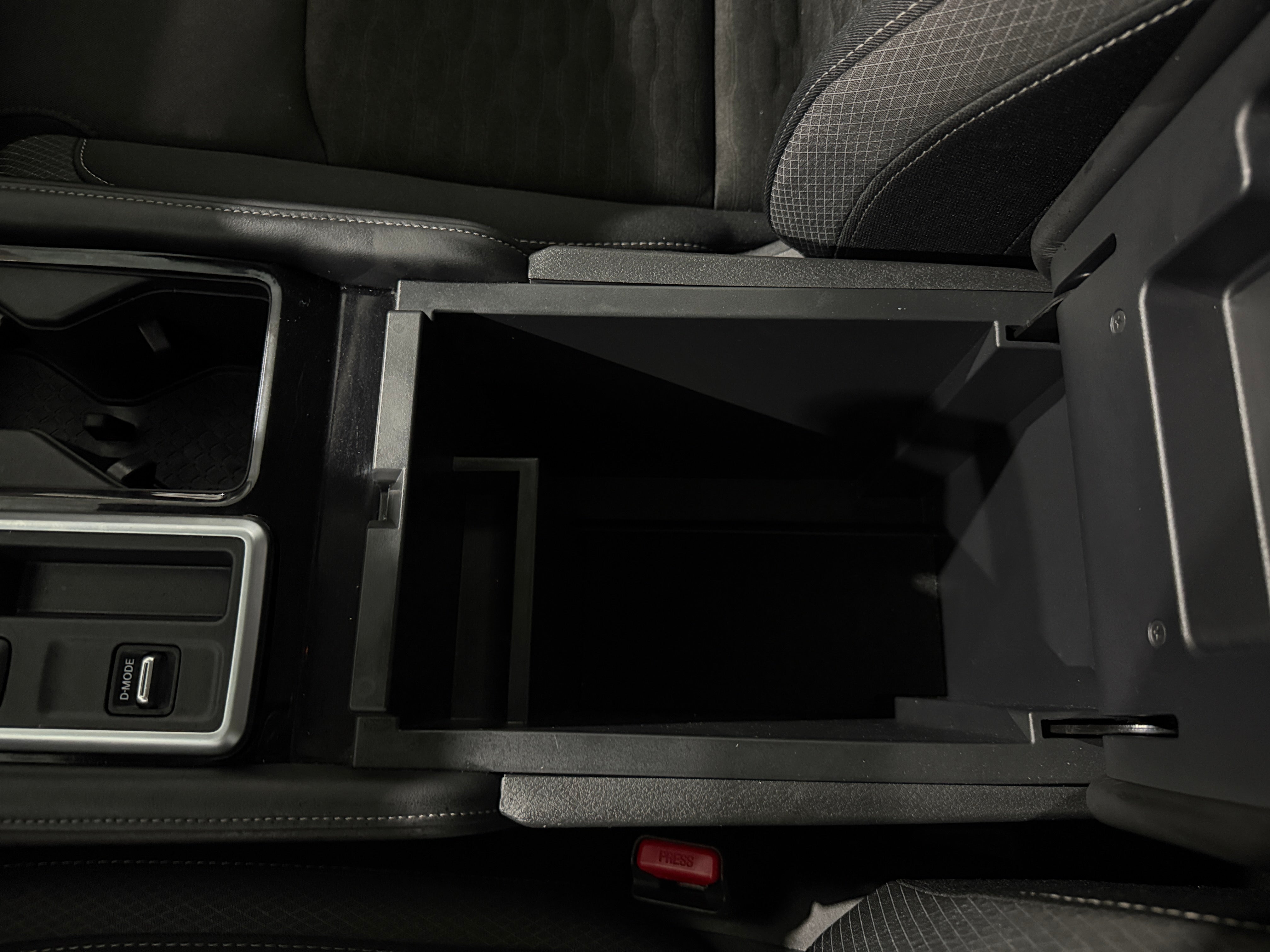 2025 Nissan Pathfinder SV - Photo 13
