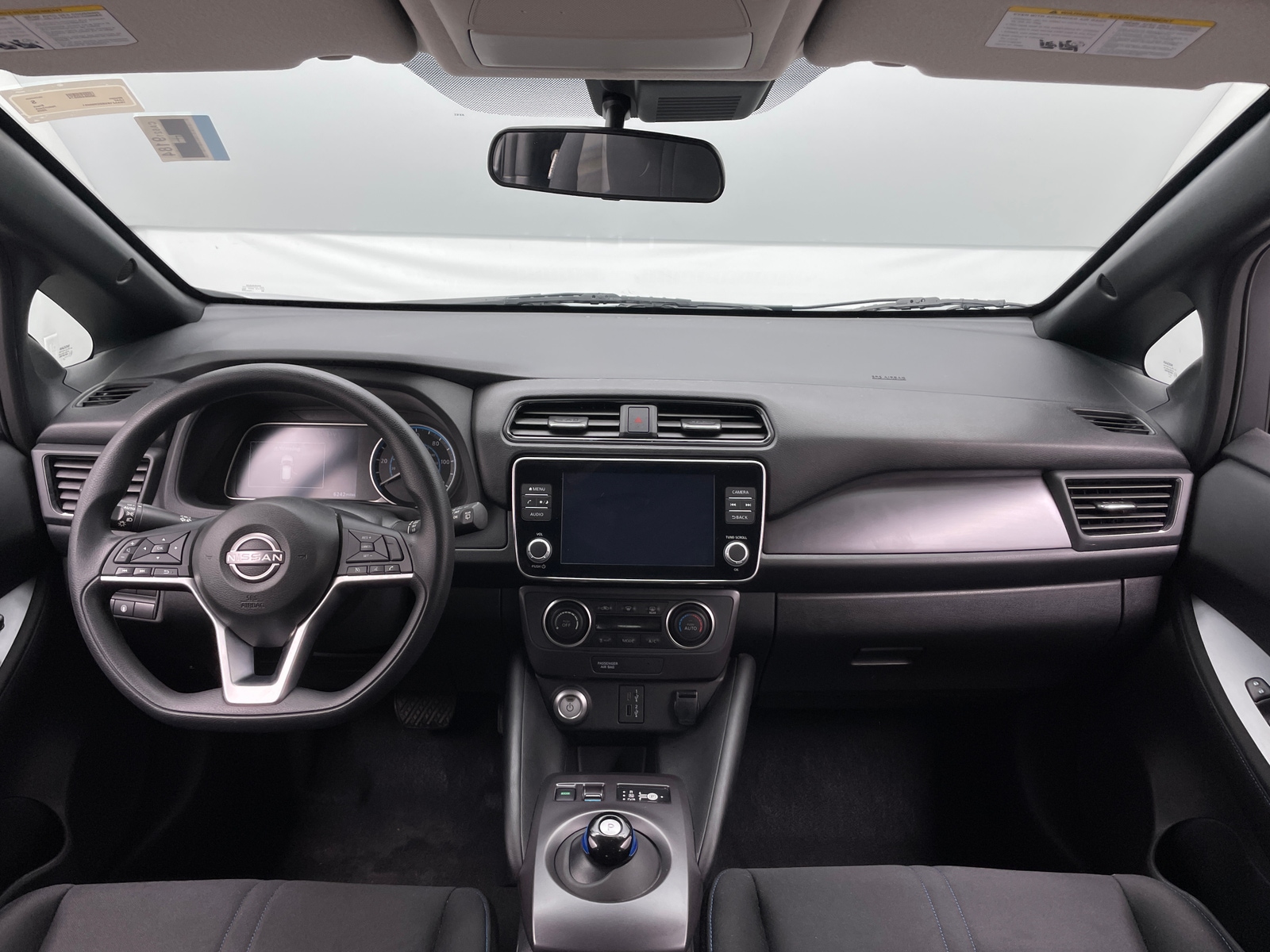 Thumbnail: 2025 Nissan Leaf - 3