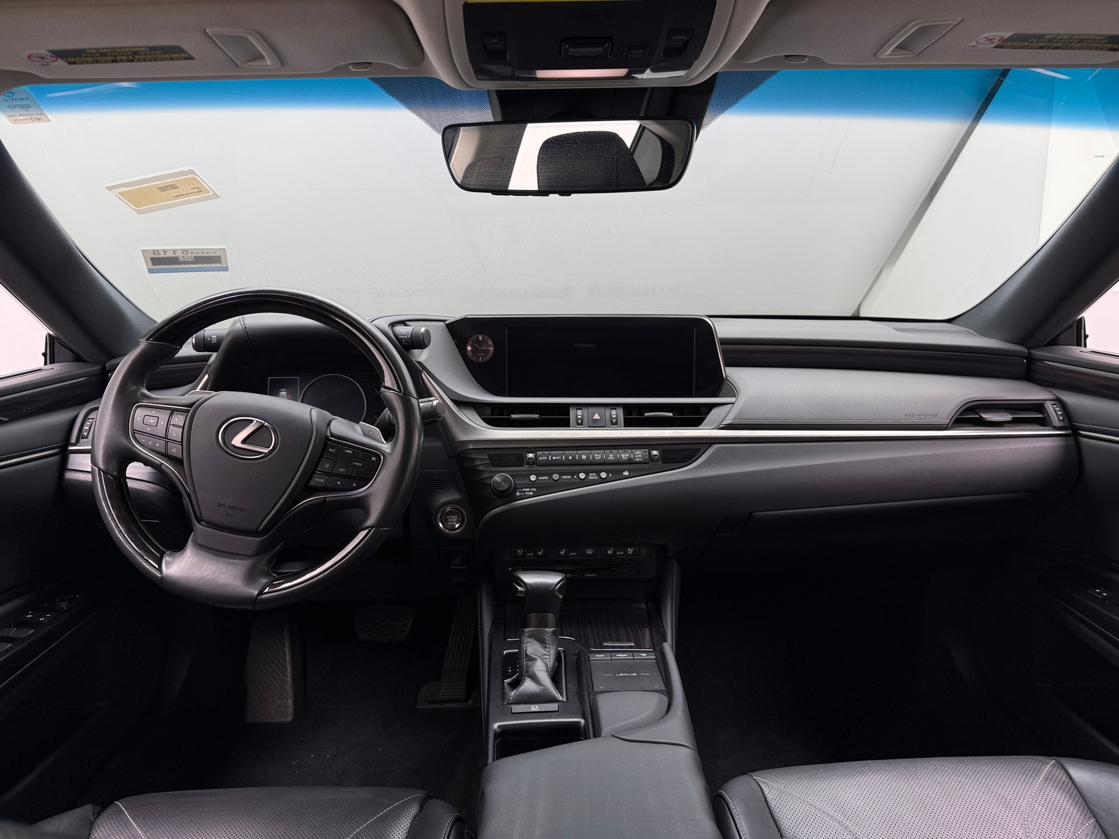 Thumbnail: 2020 Lexus ES - 2