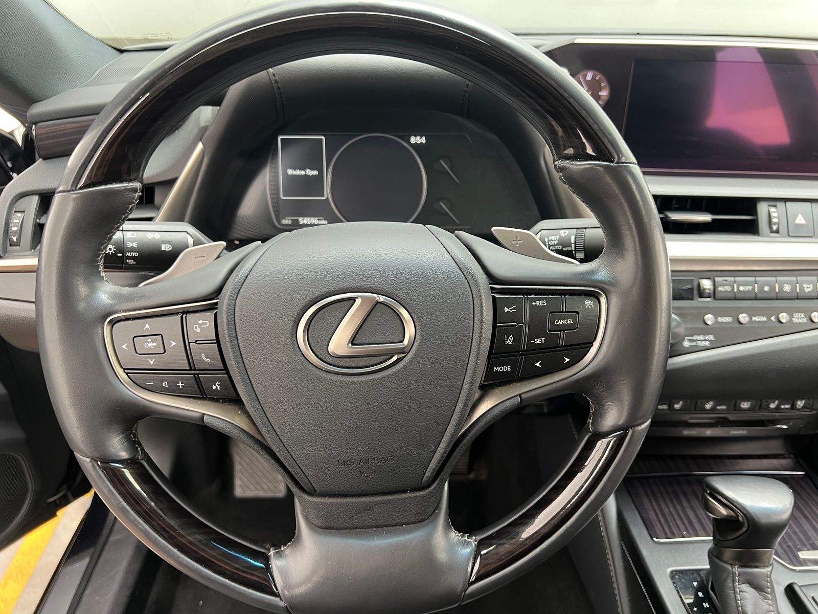 Thumbnail: 2020 Lexus ES - 4