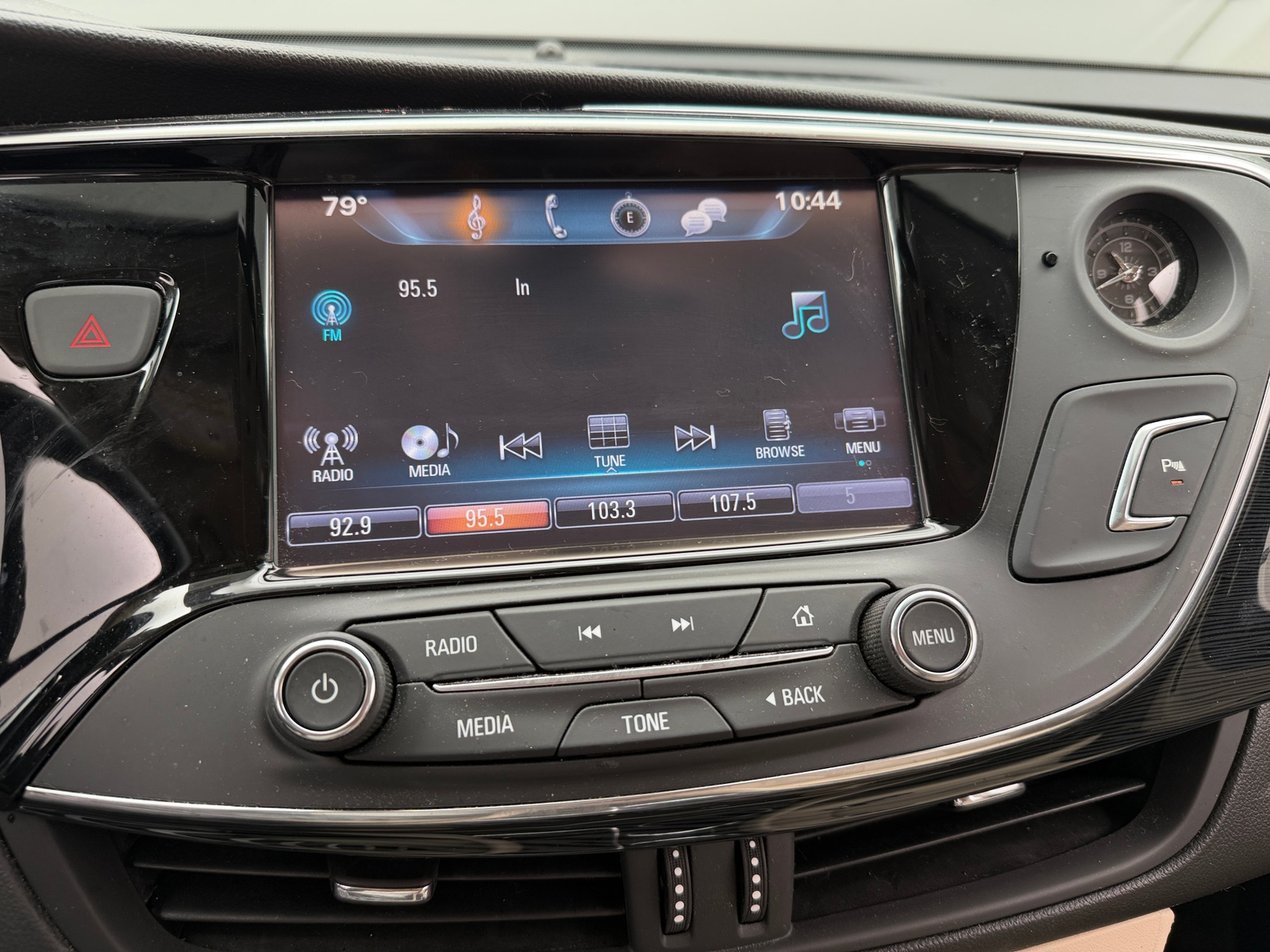 Thumbnail: 2017 Buick Envision - 3