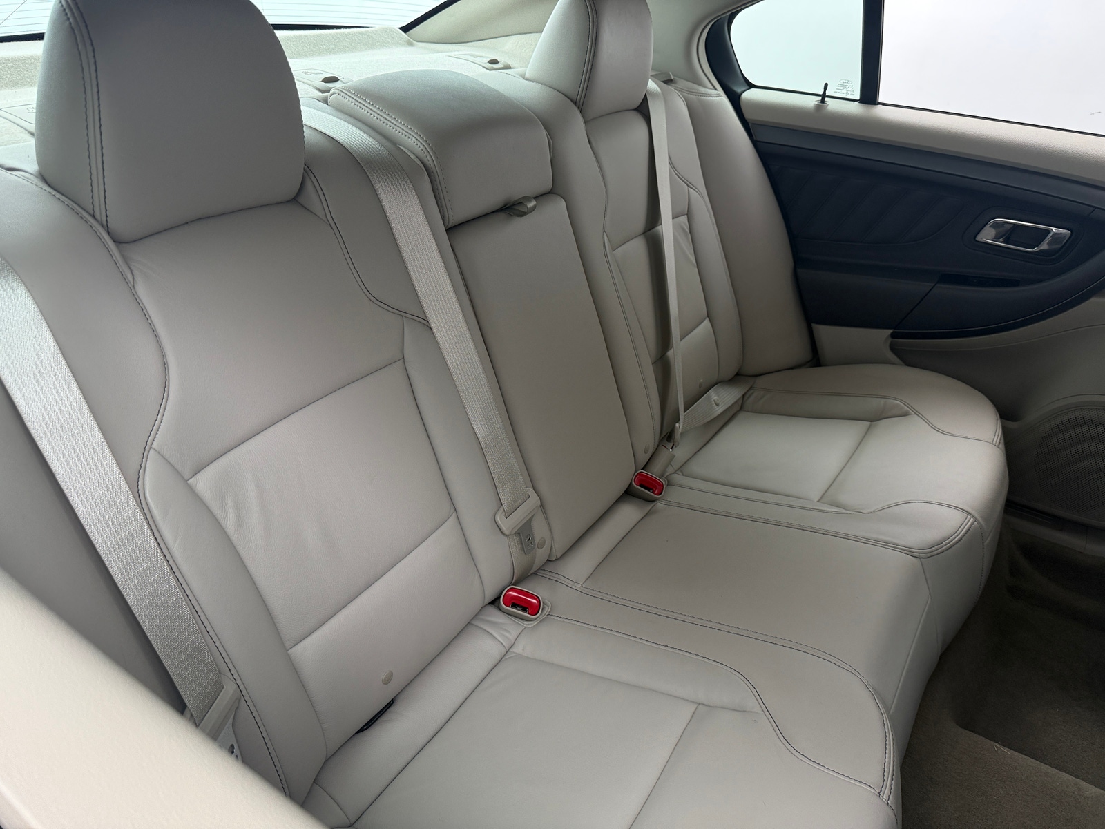 Thumbnail: 2011 Ford Taurus - 6
