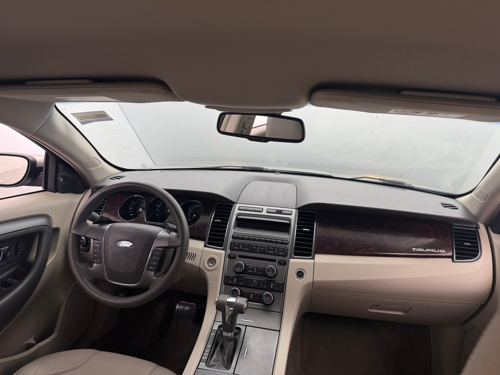 Thumbnail: 2011 Ford Taurus - 3