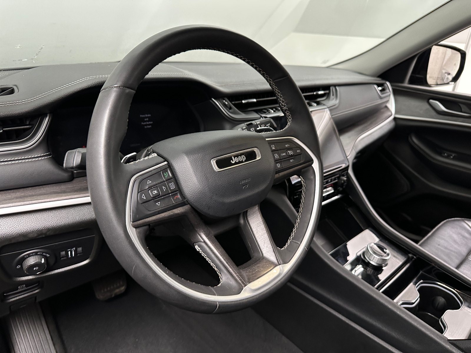 Thumbnail: 2023 Jeep Grand Cherokee L - 4