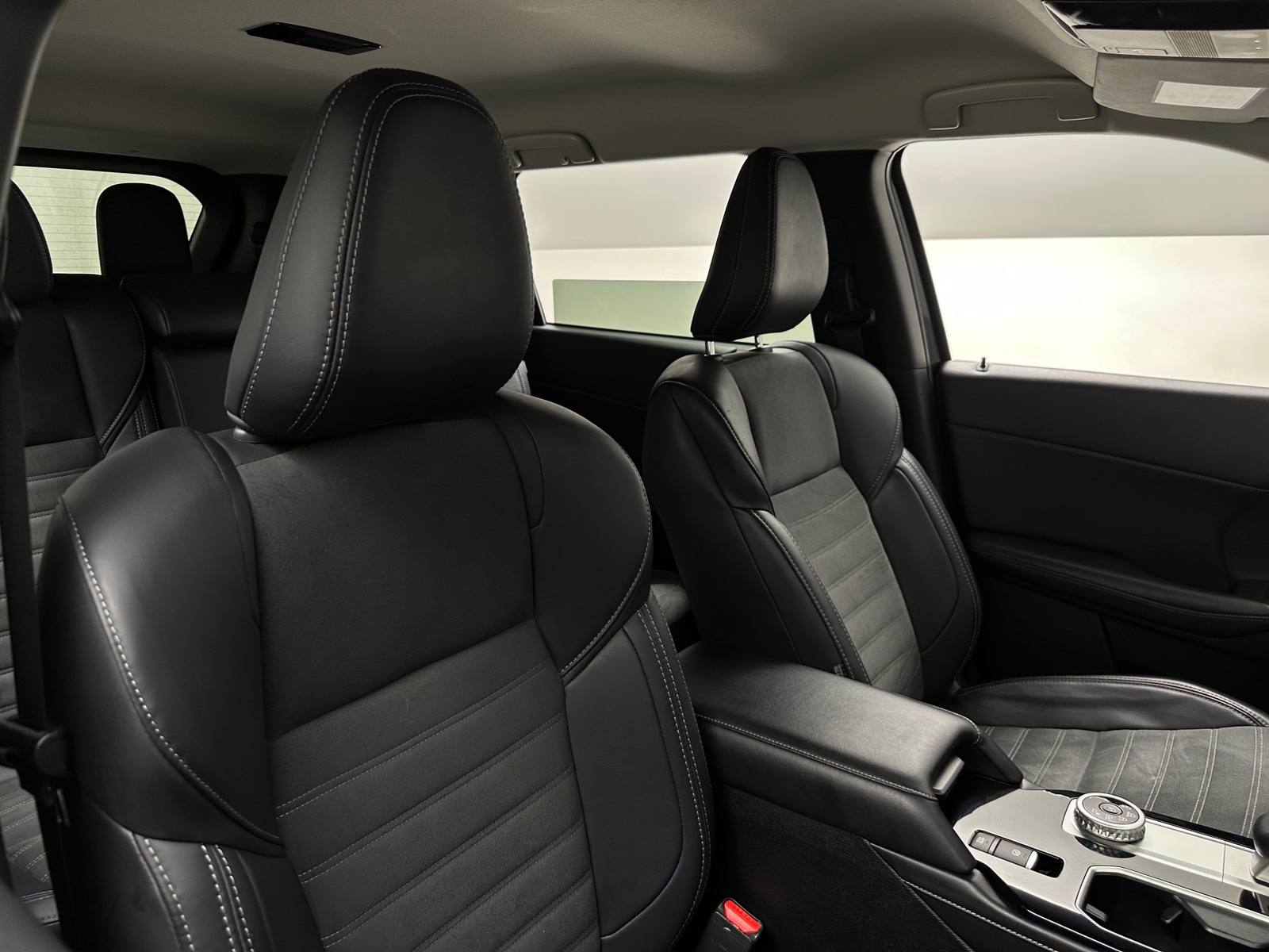 Thumbnail: 2025 Mitsubishi Outlander - 2
