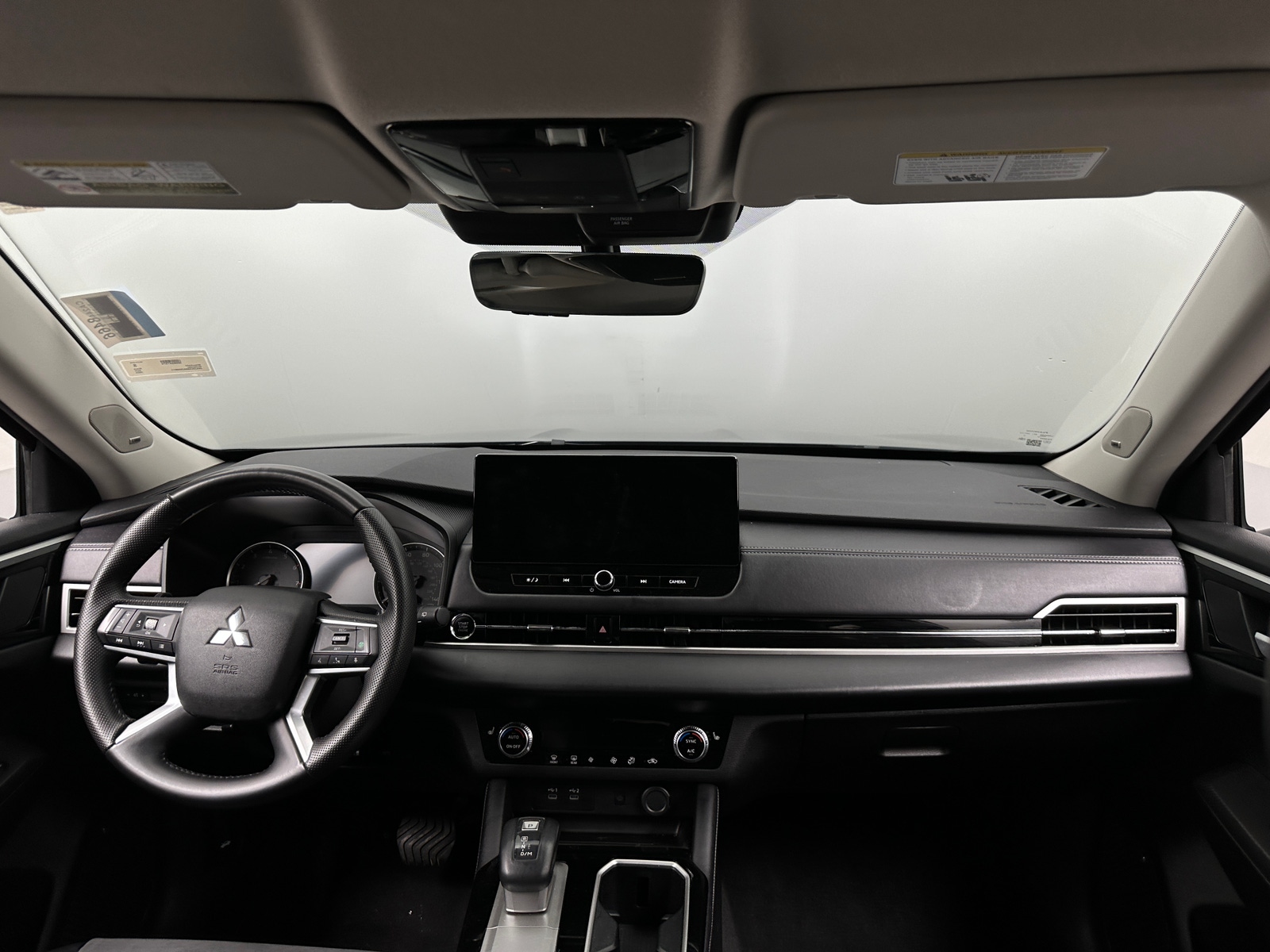 Thumbnail: 2025 Mitsubishi Outlander - 3