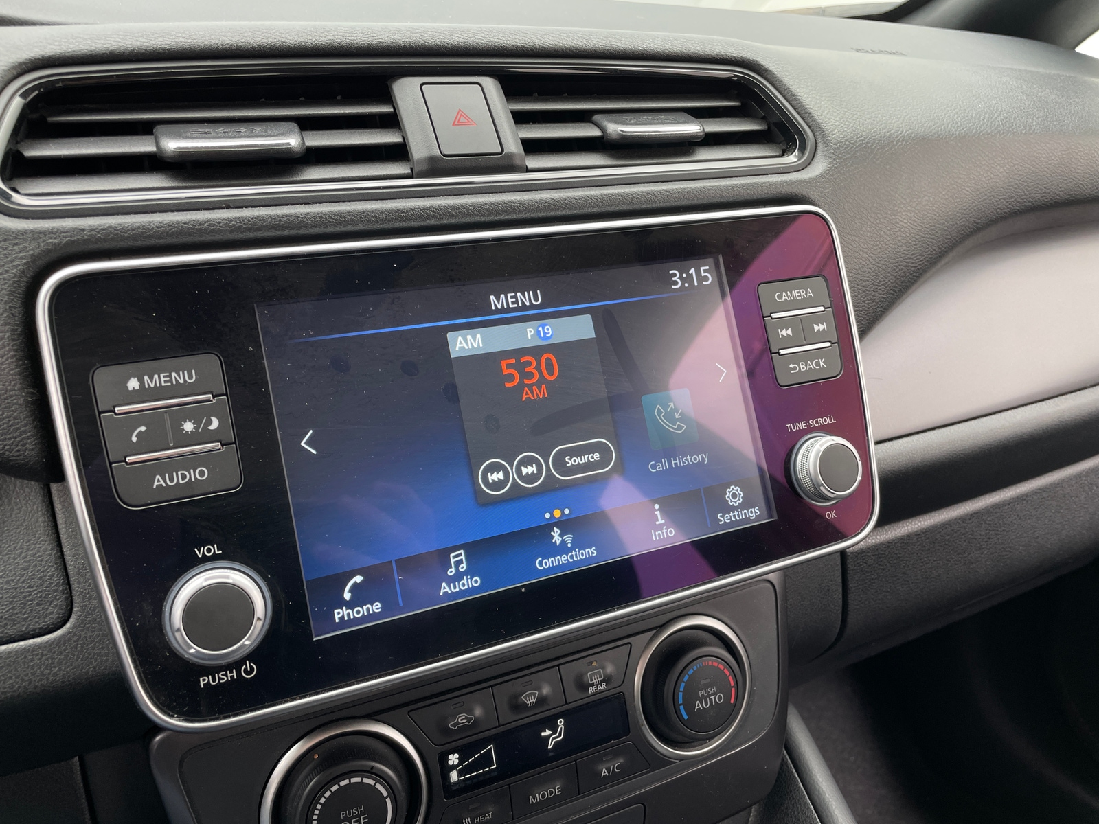 Thumbnail: 2025 Nissan Leaf - 4