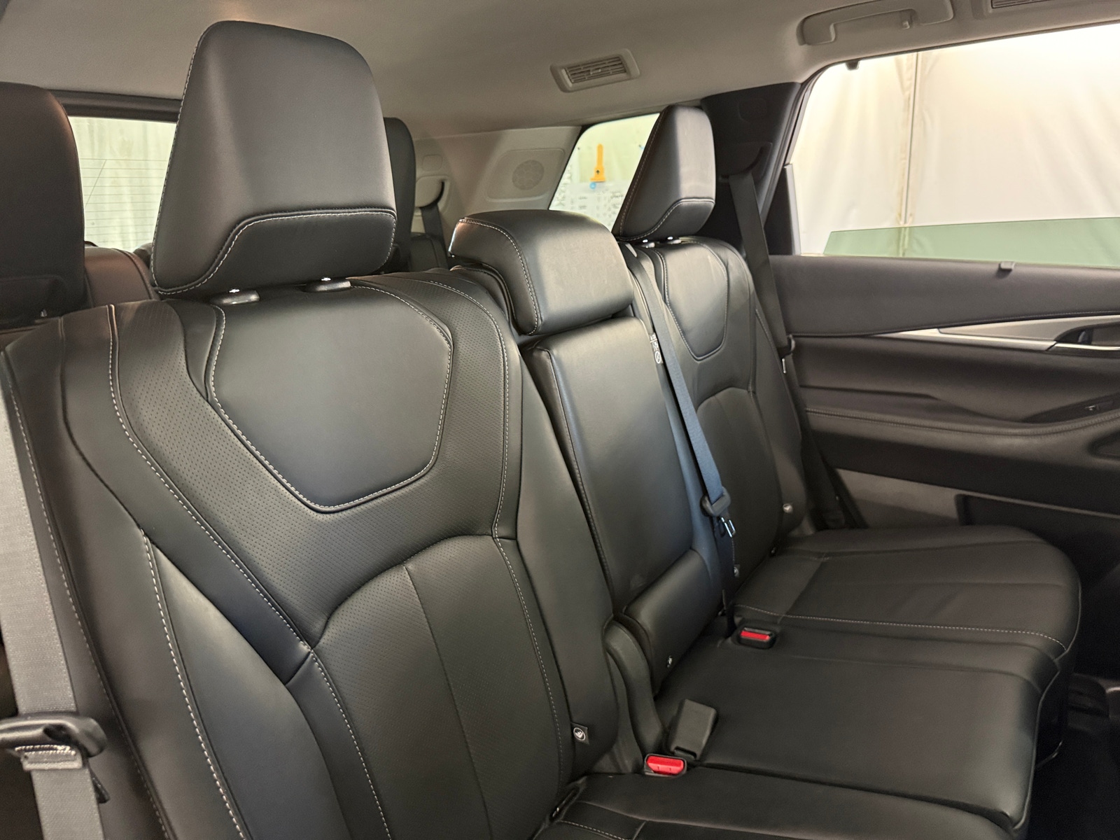 Thumbnail: 2023 INFINITI QX60 - 5