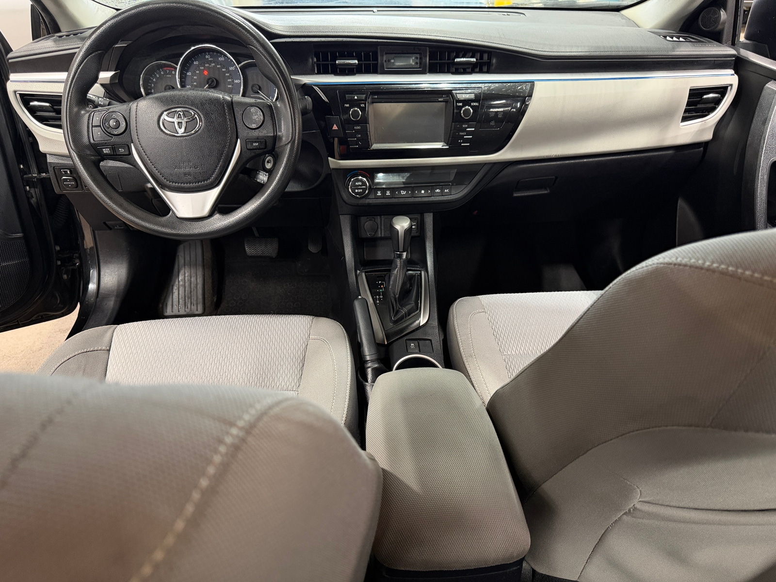 Thumbnail: 2016 Toyota Corolla - 3