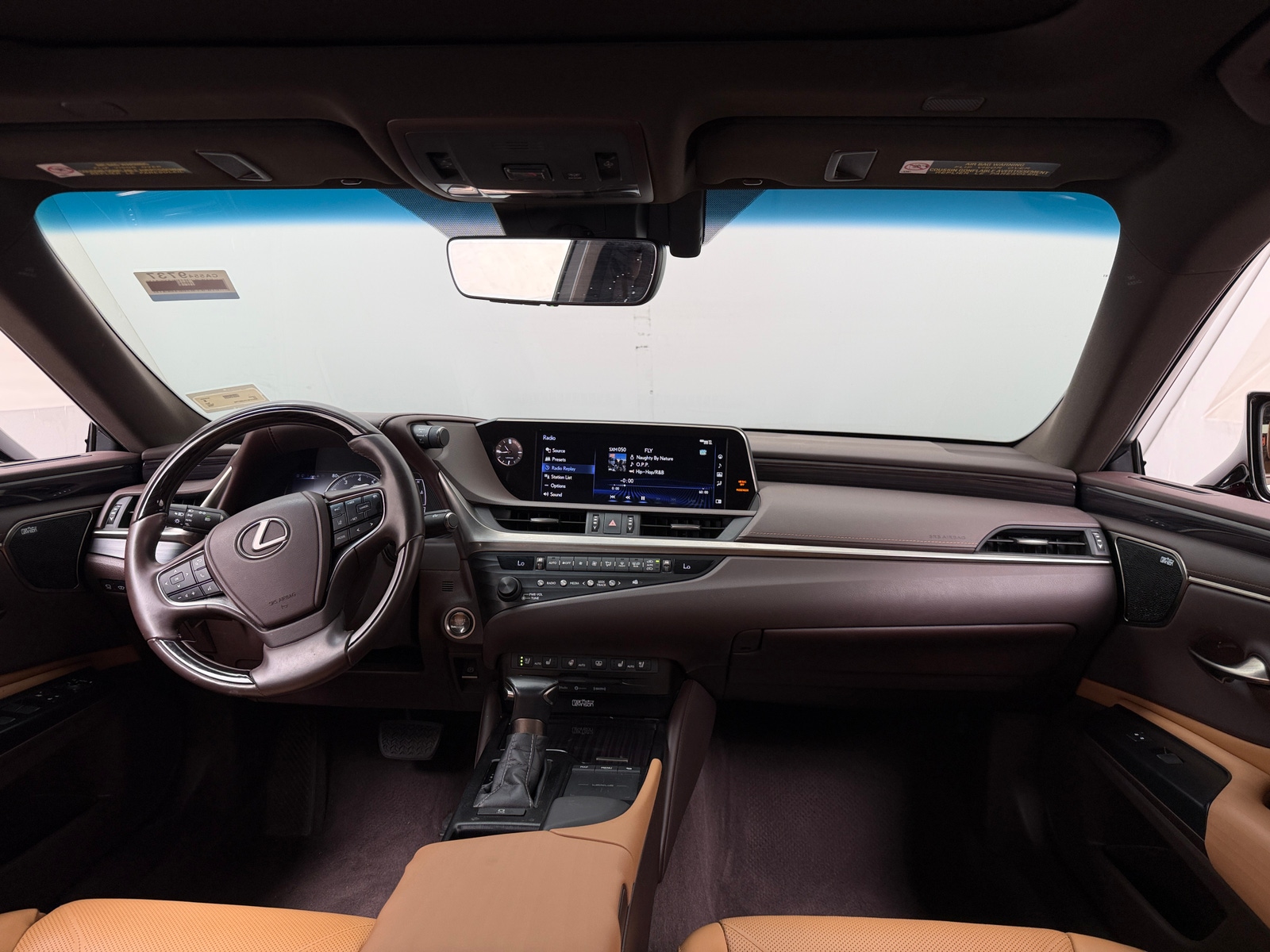 Thumbnail: 2020 Lexus ES - 3
