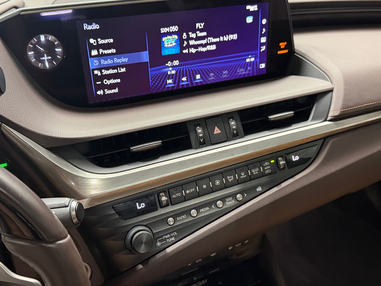 Thumbnail: 2020 Lexus ES - 4