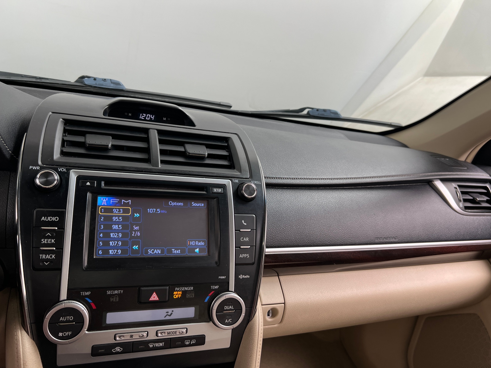 Thumbnail: 2012 Toyota Camry - 4