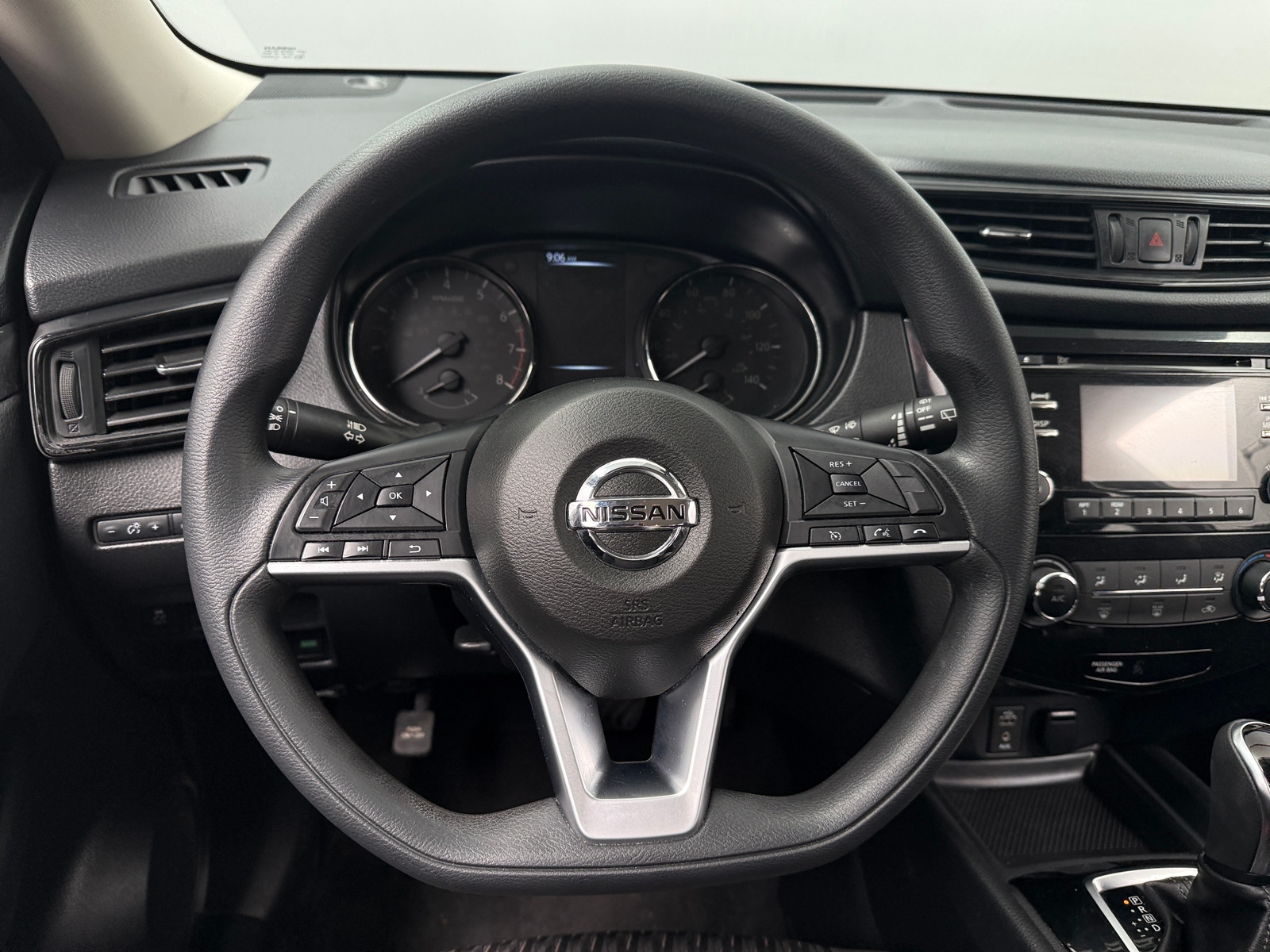 Thumbnail: 2017 Nissan Rogue - 5