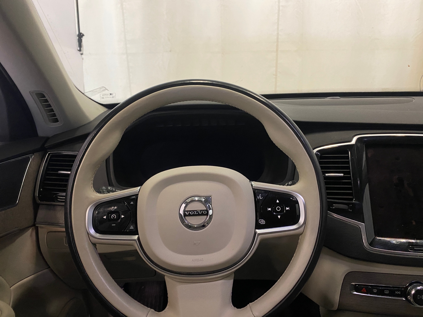 Thumbnail: 2023 Volvo XC90 - 4