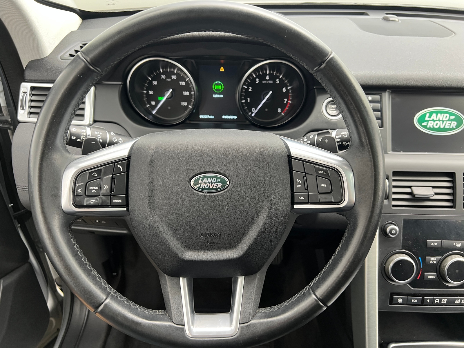 Thumbnail: 2019 Land Rover Discovery Sport - 5