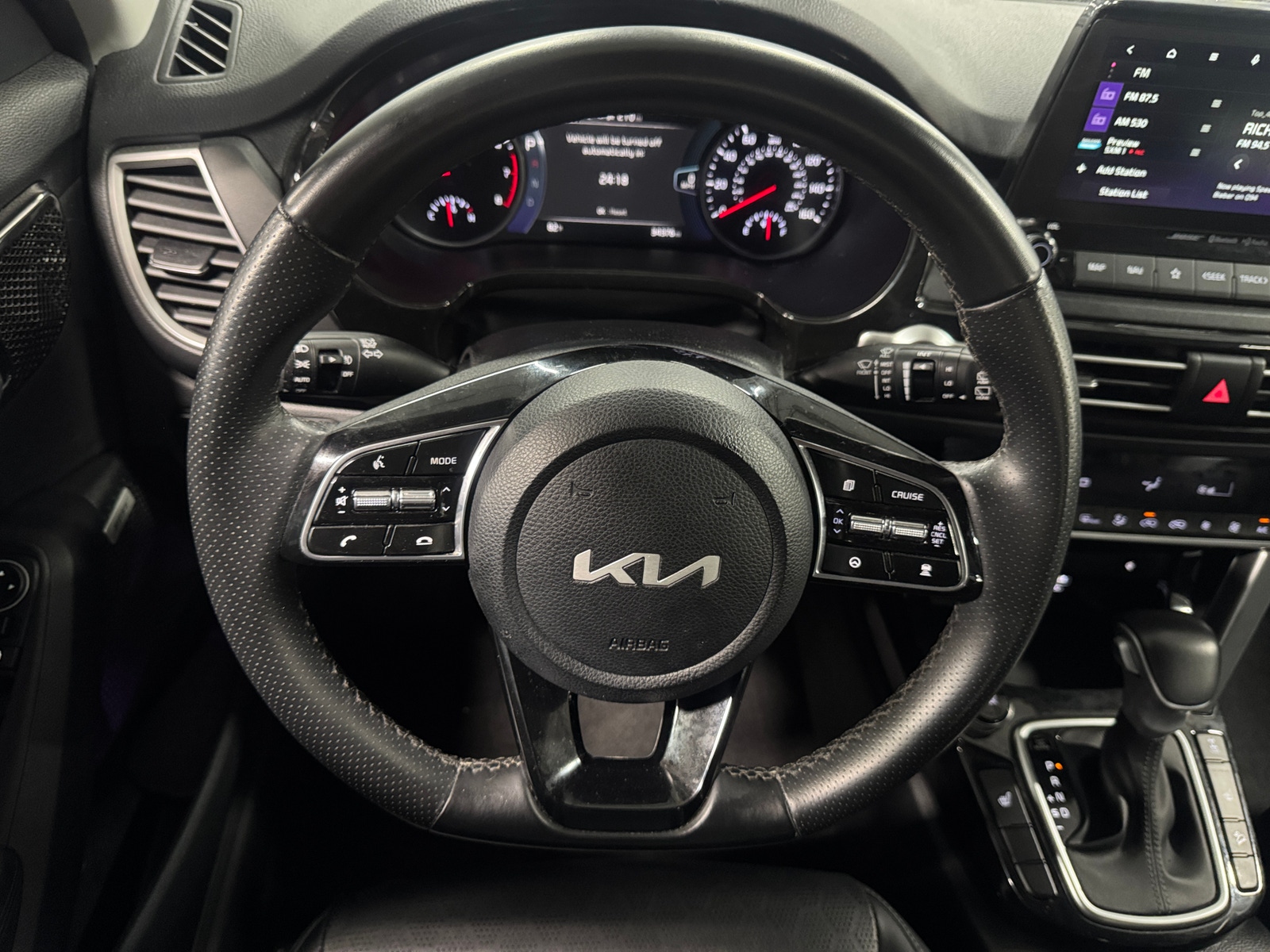 Thumbnail: 2023 Kia Seltos - 4