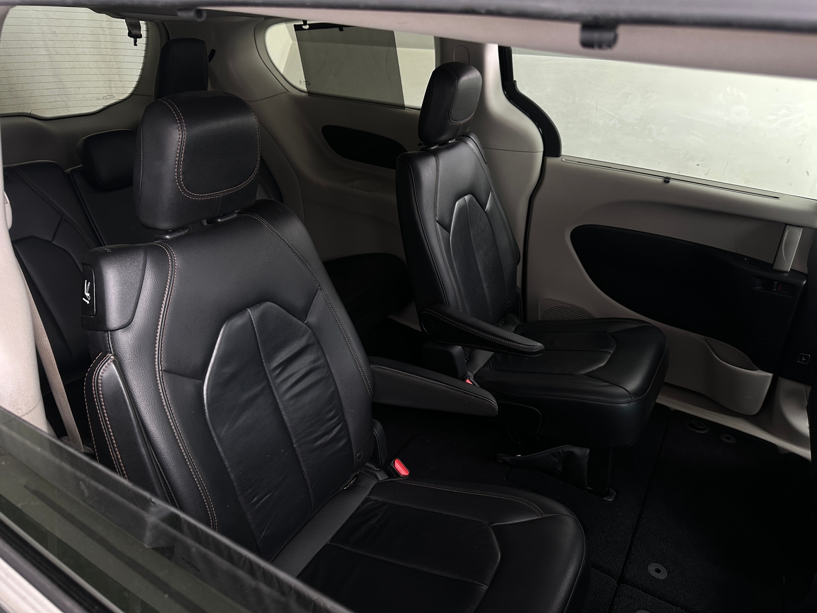 Thumbnail: 2017 Chrysler Pacifica - 5