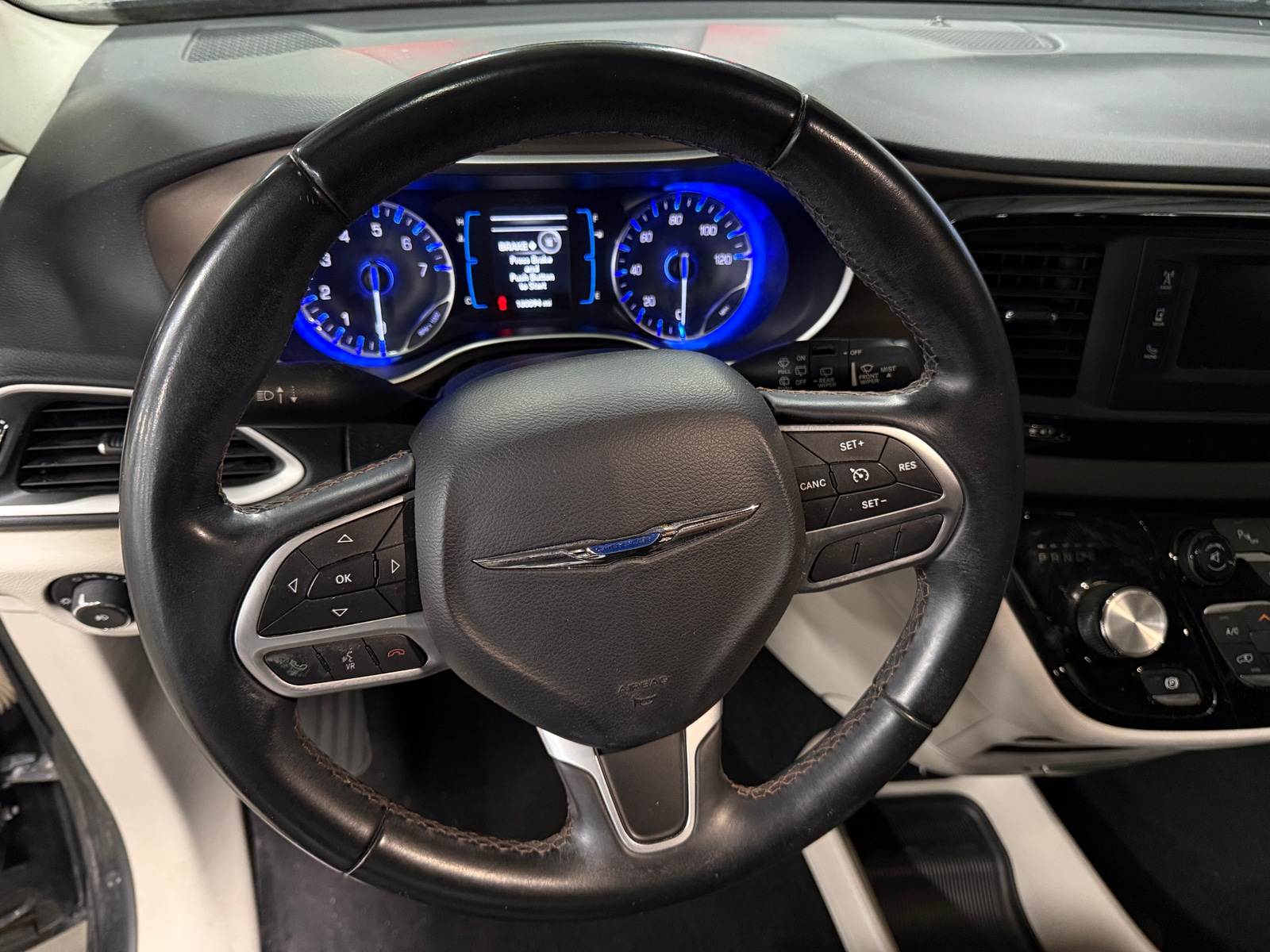 Thumbnail: 2017 Chrysler Pacifica - 4